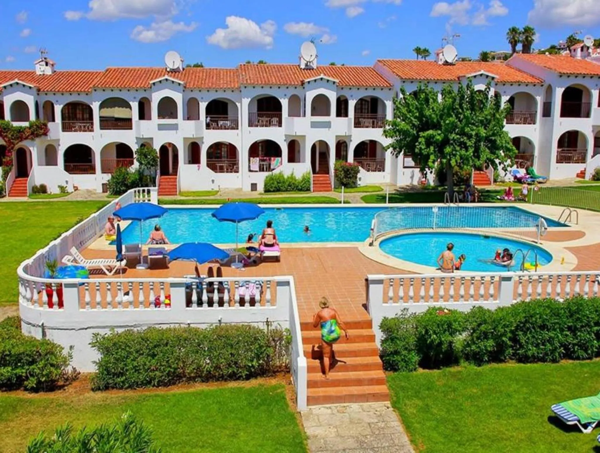 Property building in Girasol Garden Superior 2-d