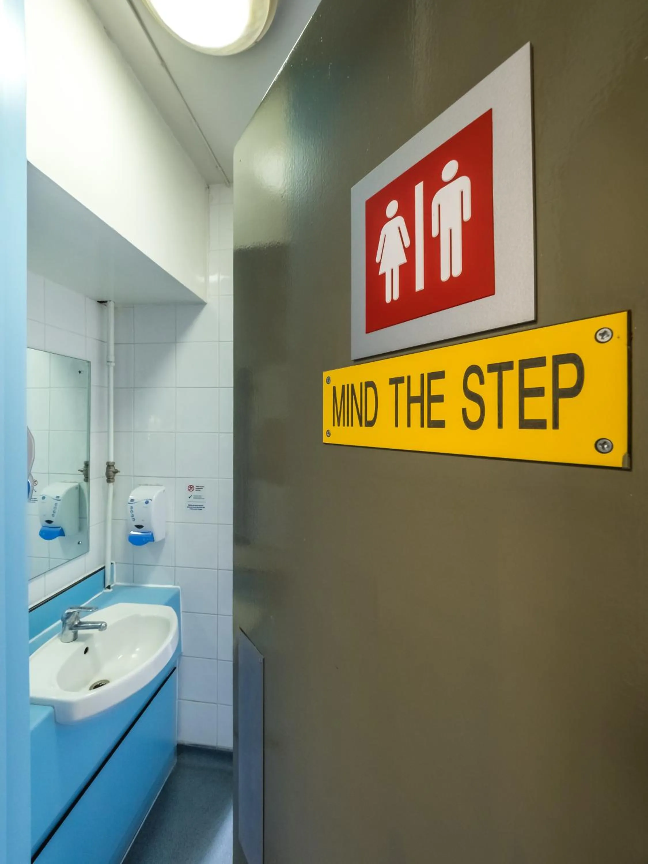 Bathroom in LSE Carr-Saunders Hall