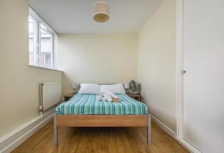 Bed in LSE Carr-Saunders Hall