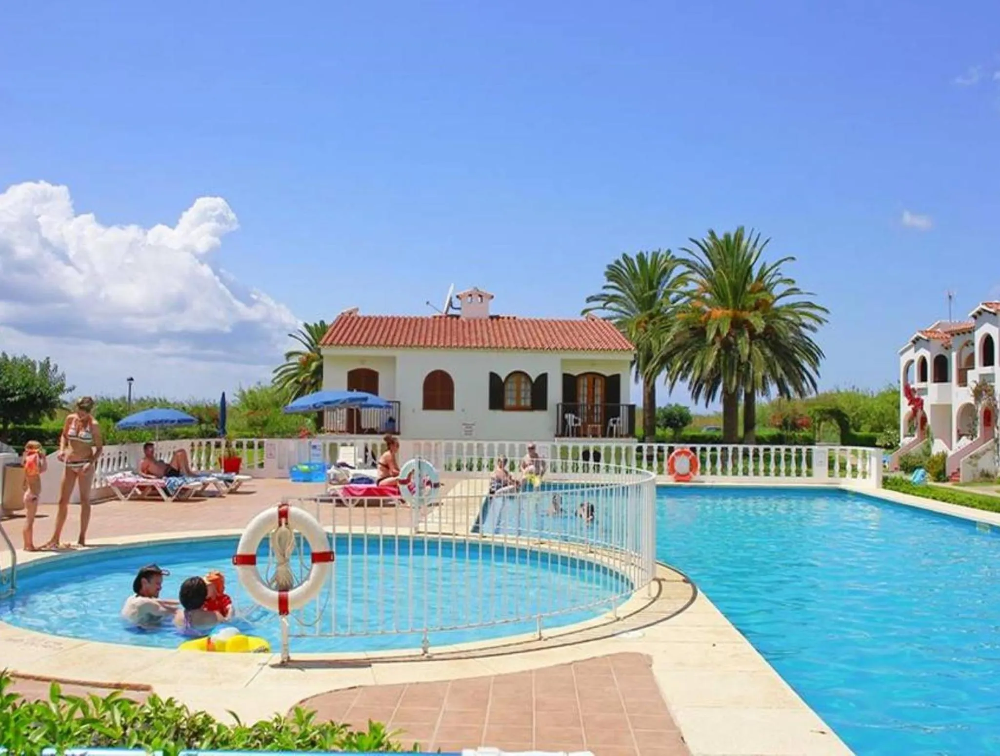 Property building in Girasol Garden Superior 2-a