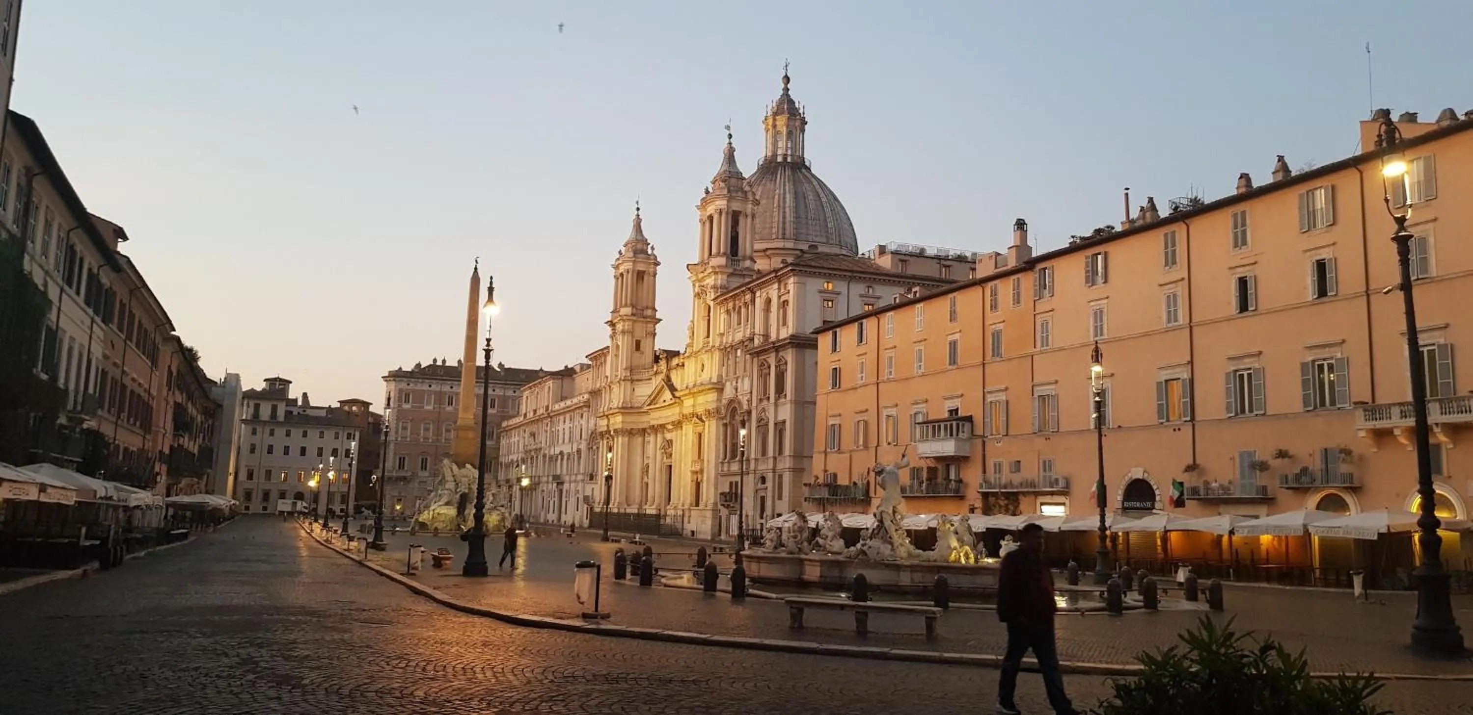 Restaurant/places to eat in Navona Grand Suite