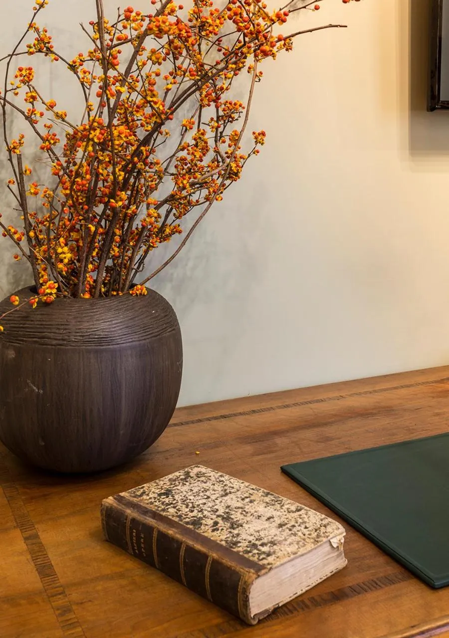 Seating area in Navona Grand Suite