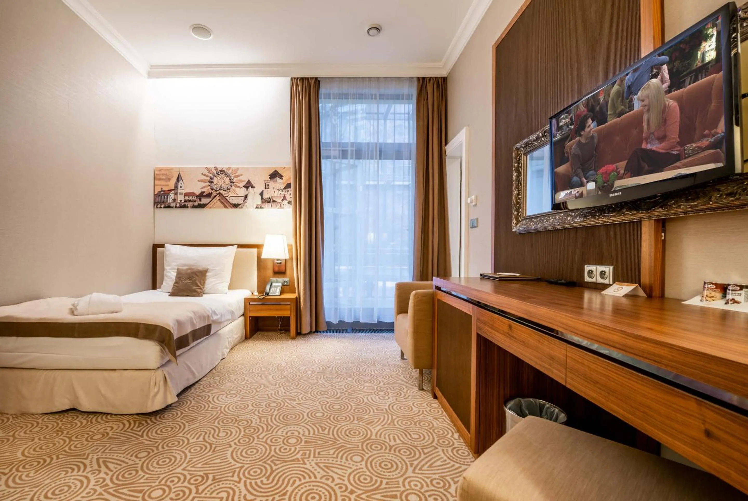 TV and multimedia, Bed in Hotel Elizabeth