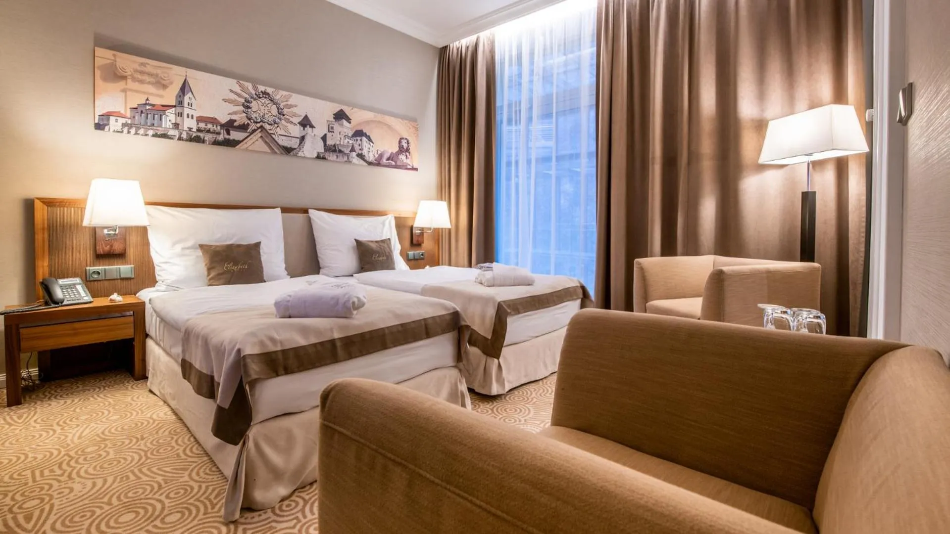 Bed in Hotel Elizabeth