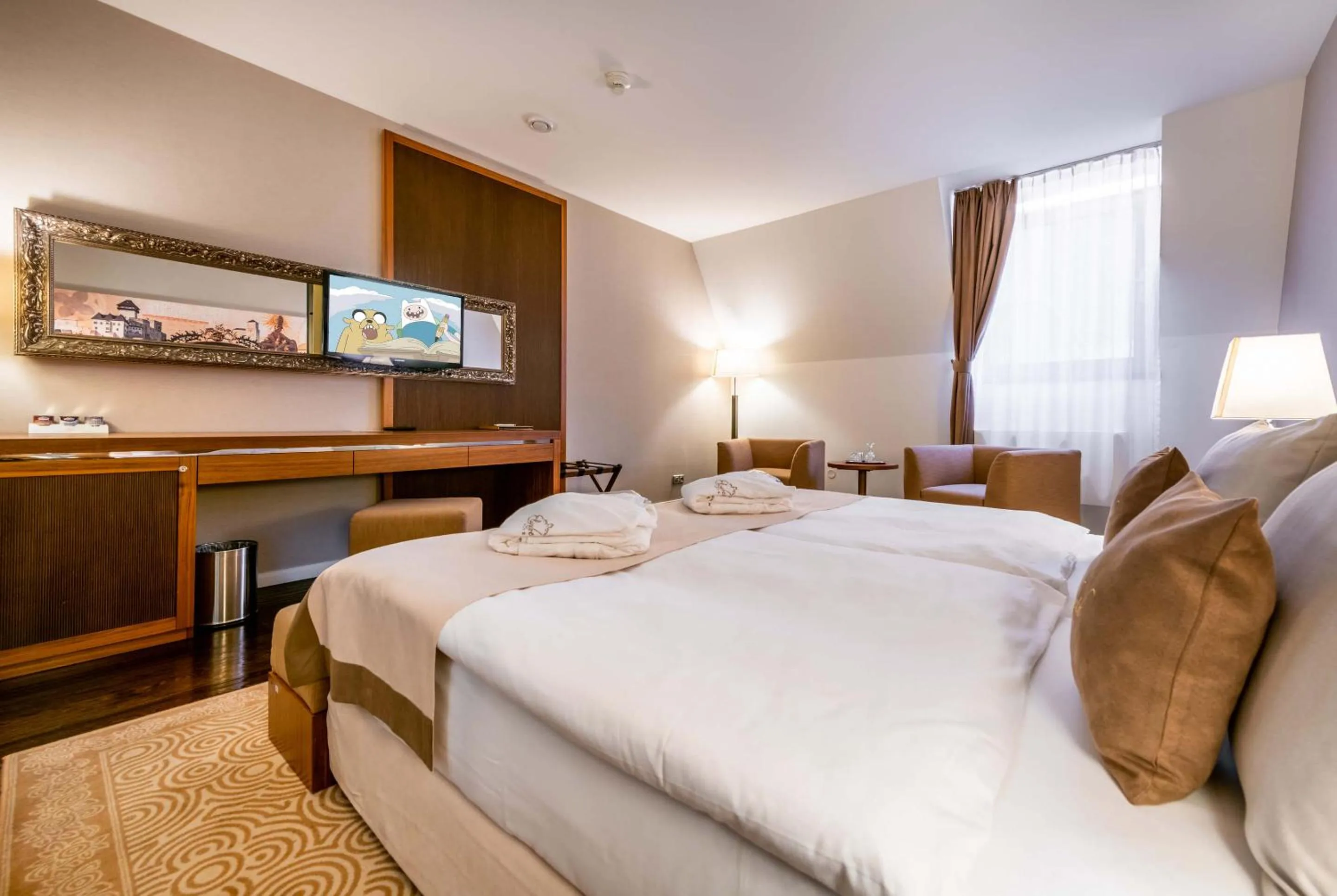 TV and multimedia, Bed in Hotel Elizabeth