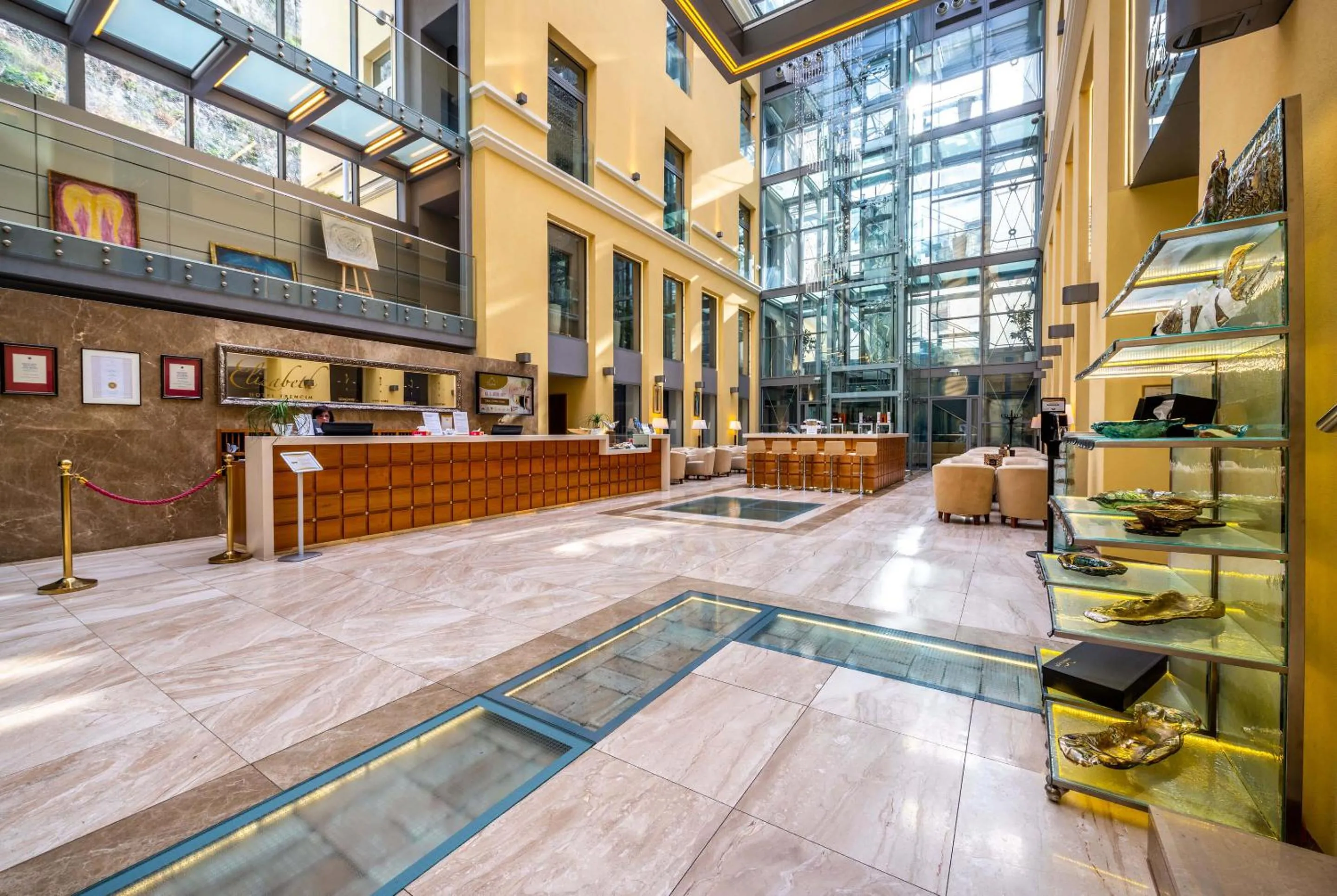 Lobby or reception in Hotel Elizabeth