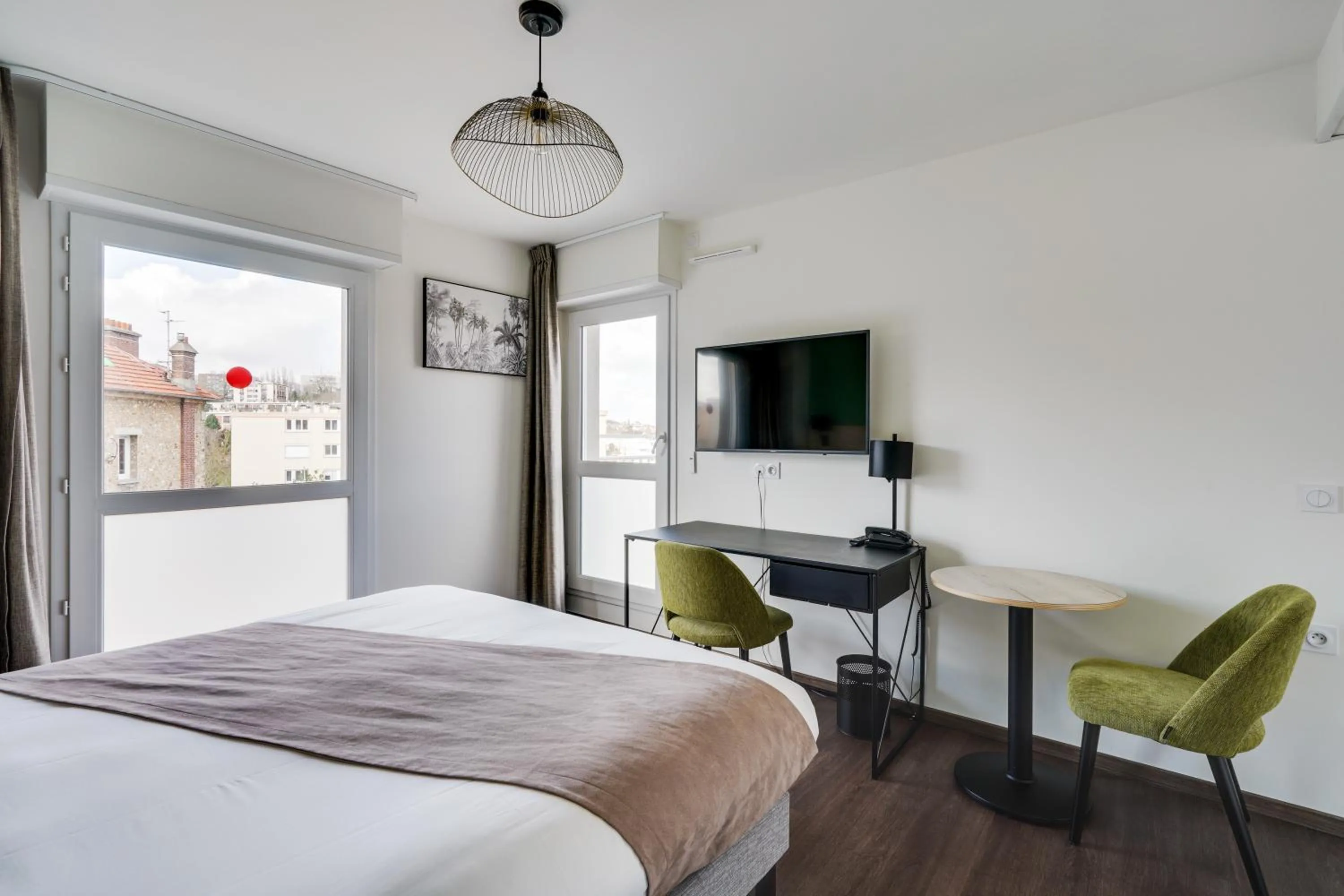 Photo of the whole room, Bed in All Suites Appart Hôtel - Palaiseau - Massy TGV