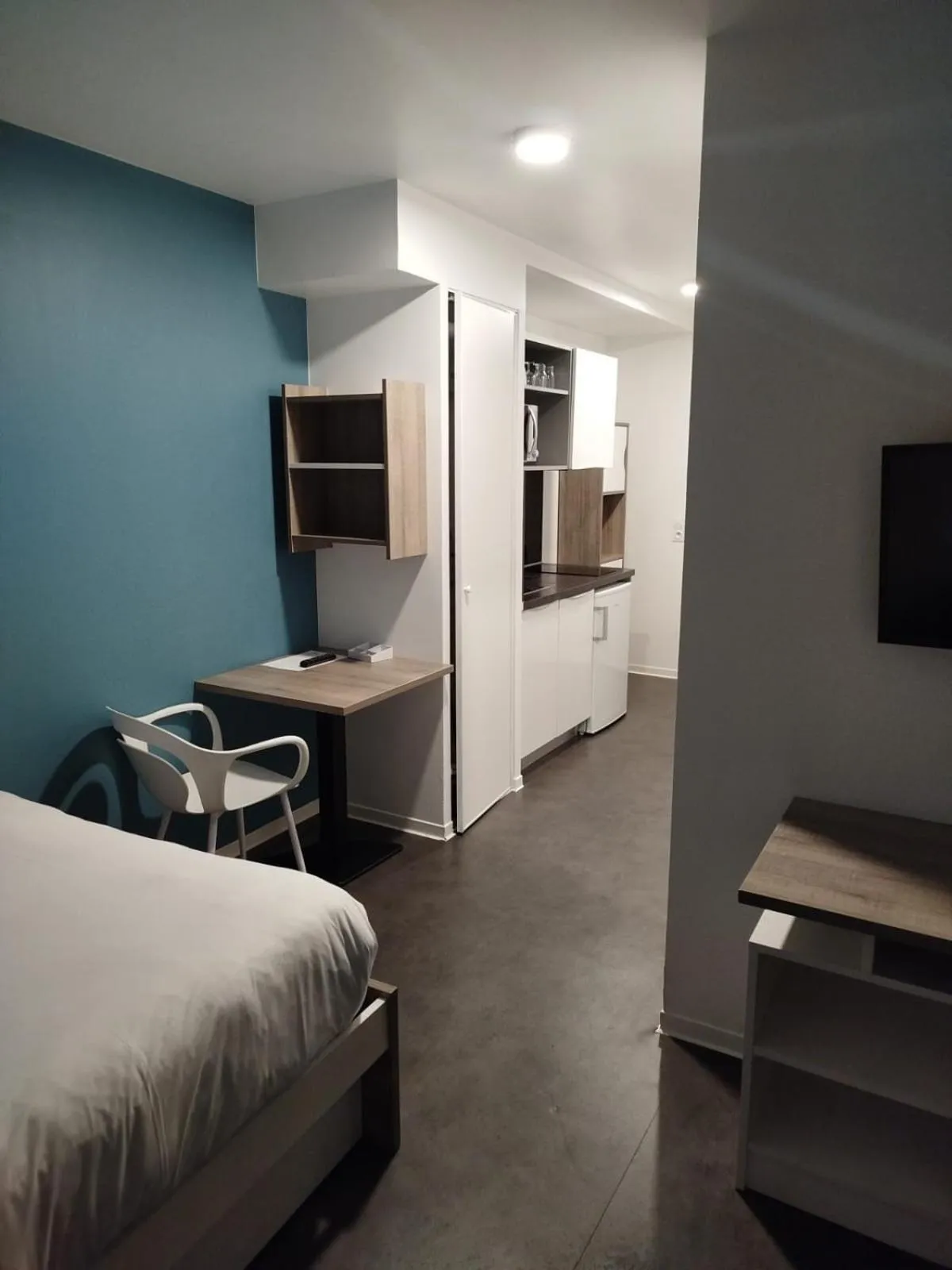 Bedroom, Bed in All Suites Appart Hôtel - Palaiseau - Massy TGV