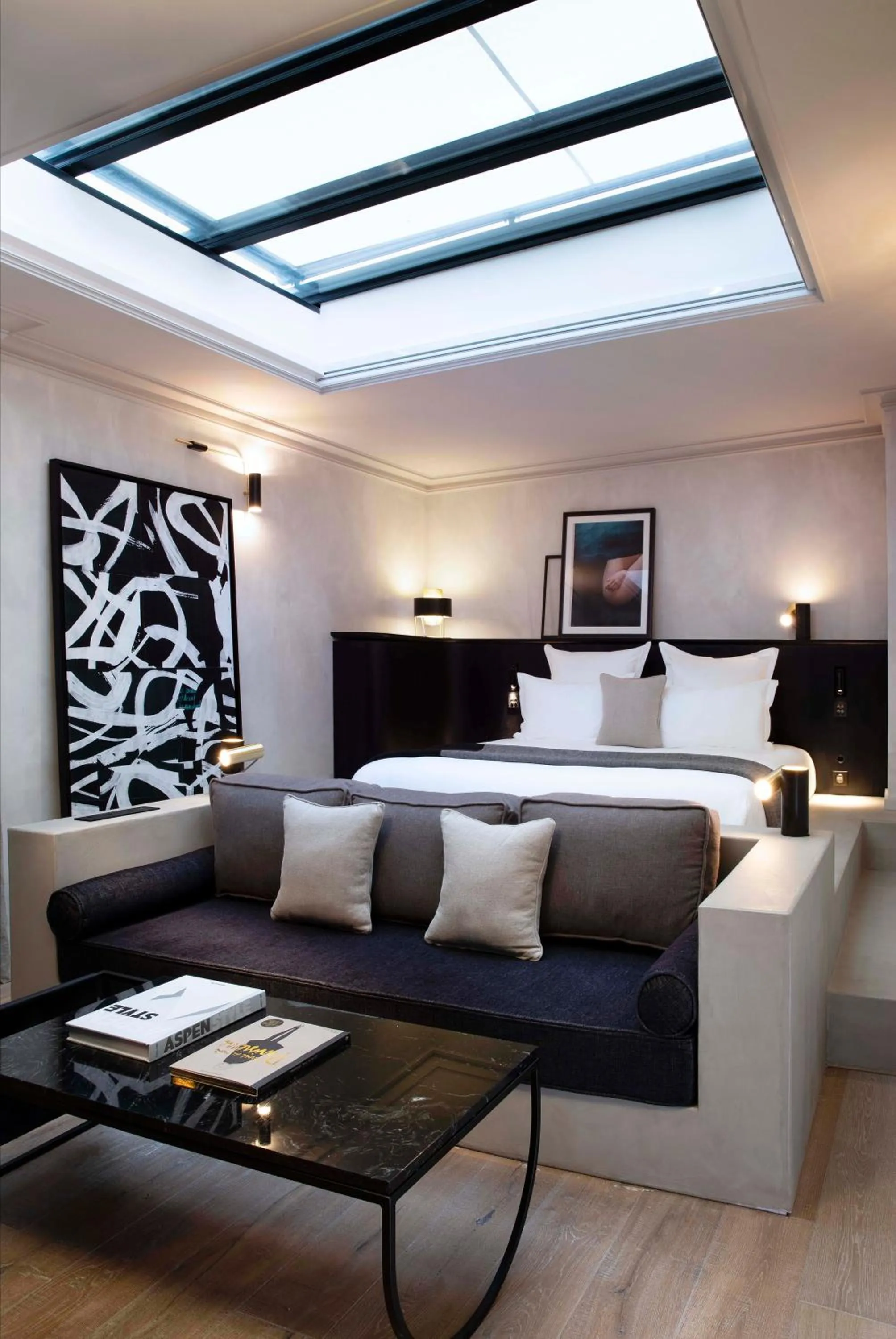 Living room, Bed in Hotel Flanelles Paris