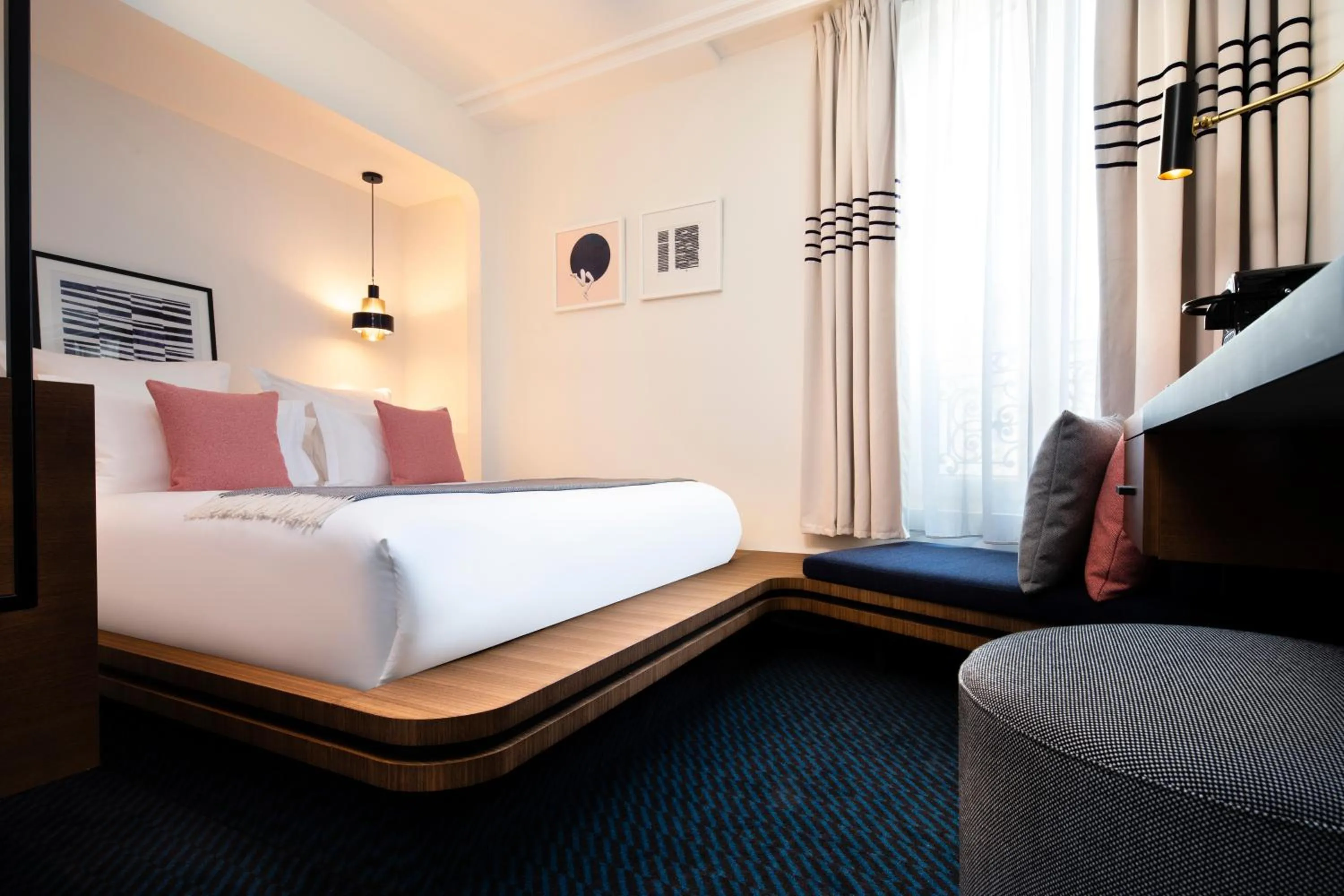 Bed in Maison ELLE Paris