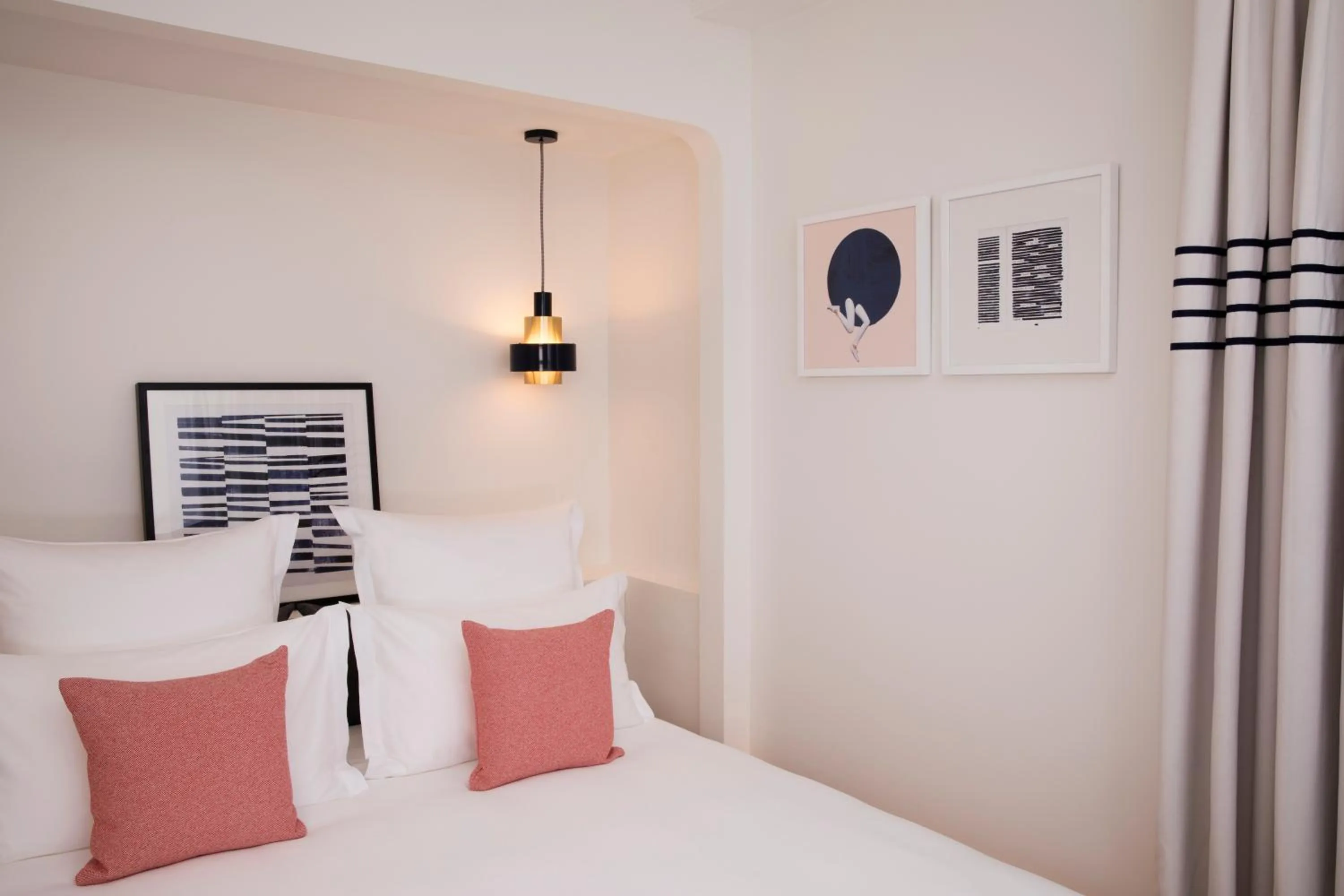 Bed in Hotel Flanelles Paris