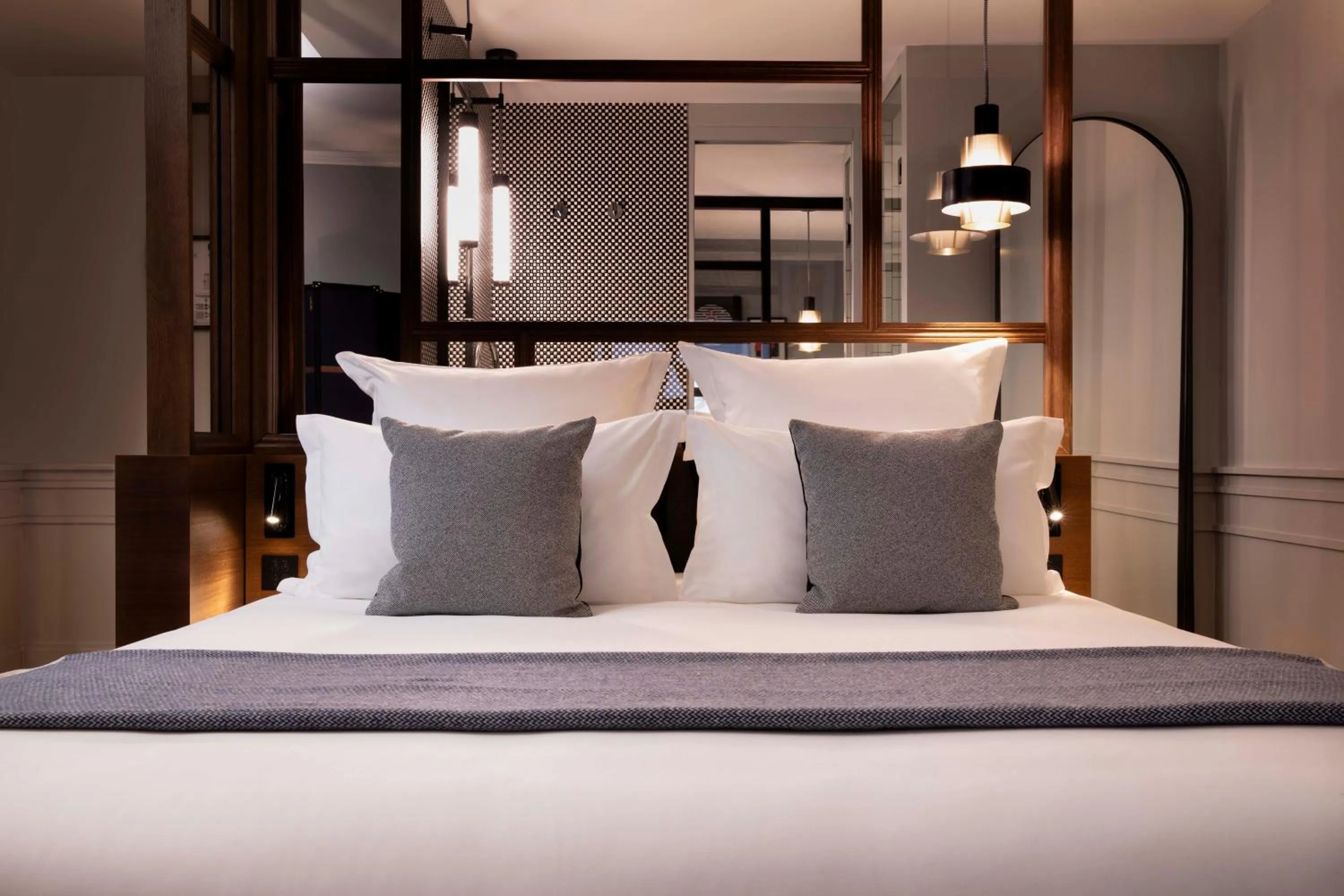 Bed in Hotel Flanelles Paris