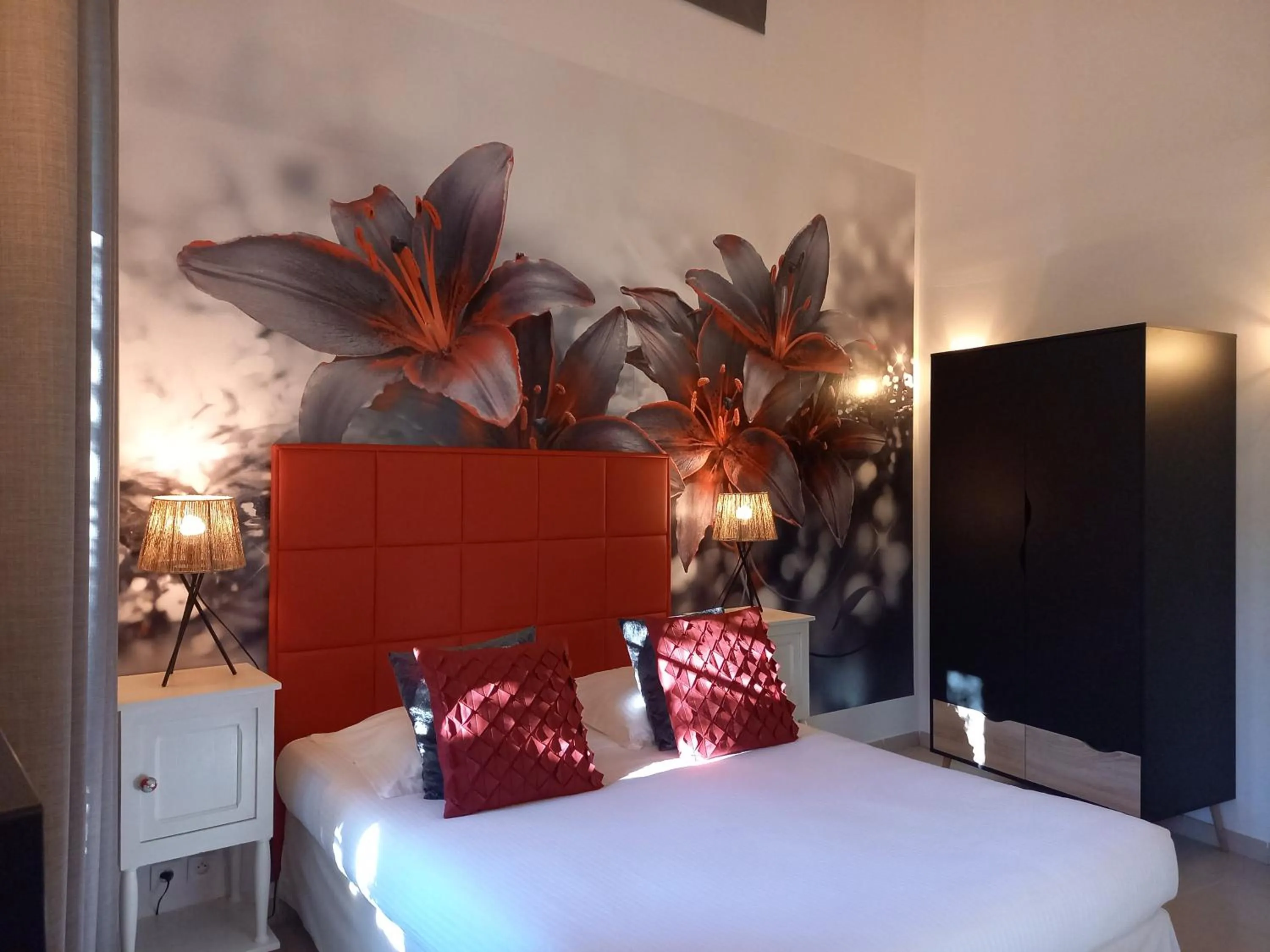 Photo of the whole room, Bed in Hôtel Restaurant Notre Dame