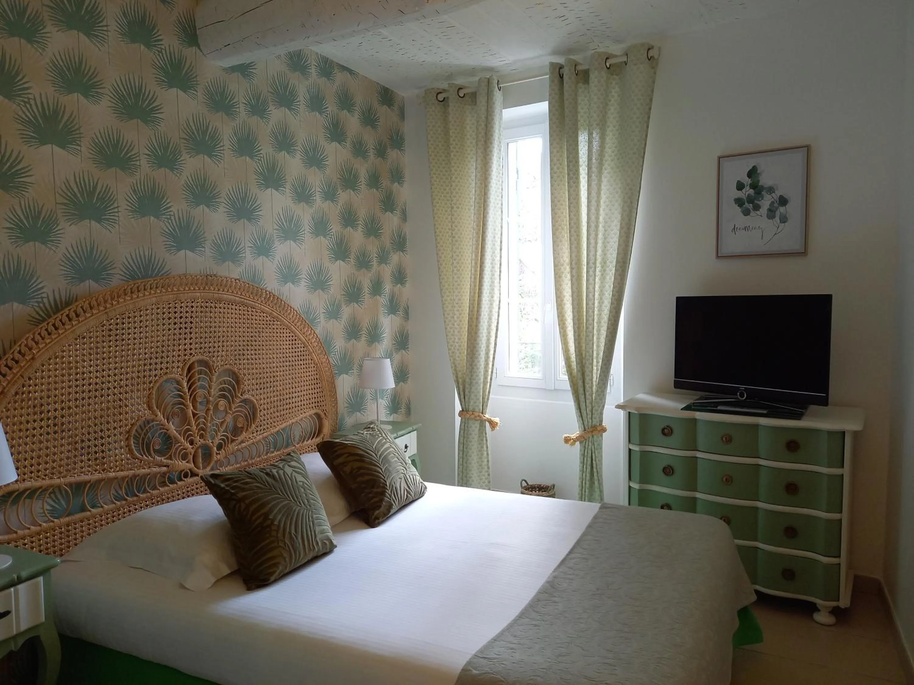 Photo of the whole room, Bed in Hôtel Restaurant Notre Dame