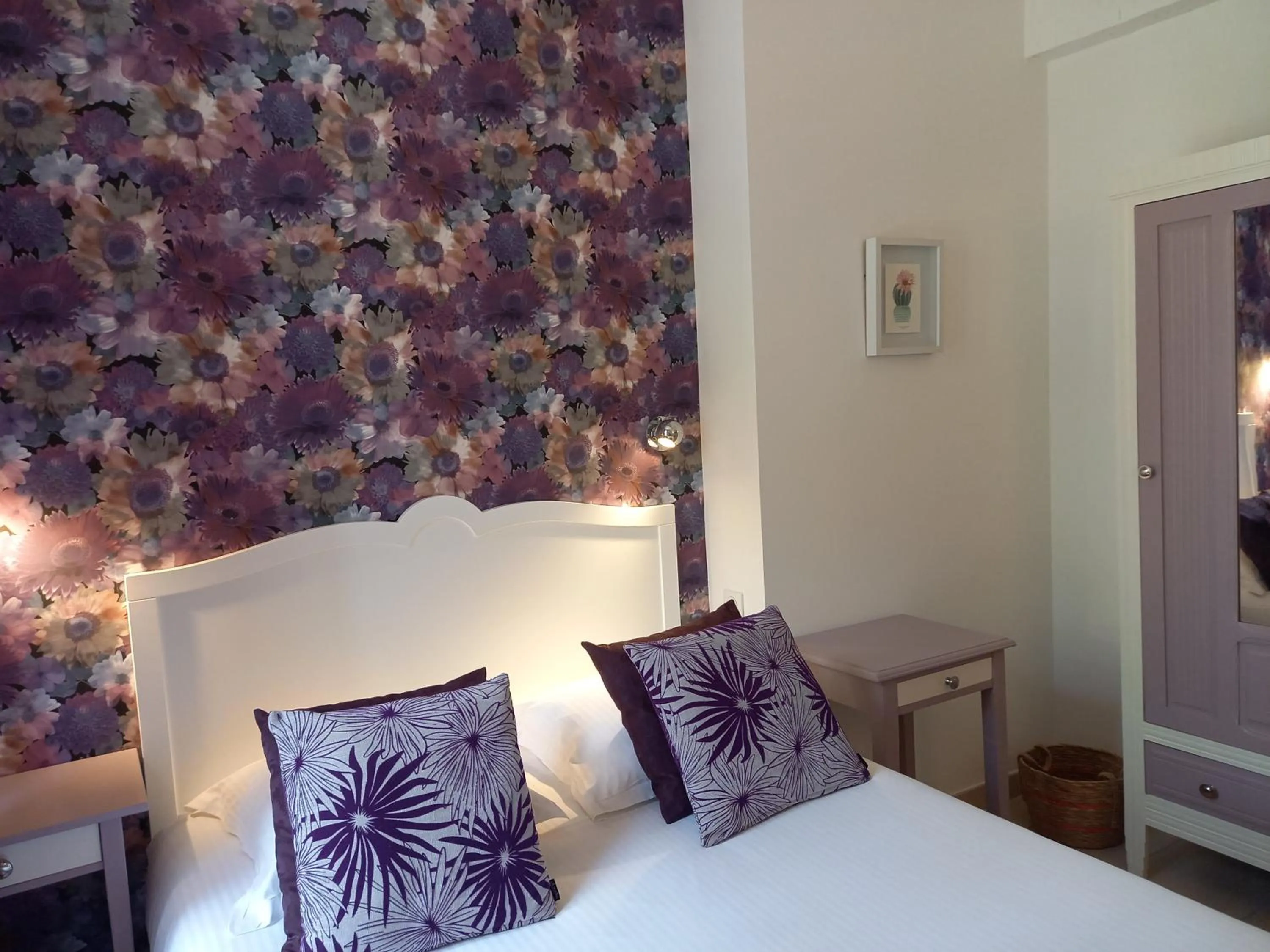 Photo of the whole room, Bed in Hôtel Restaurant Notre Dame