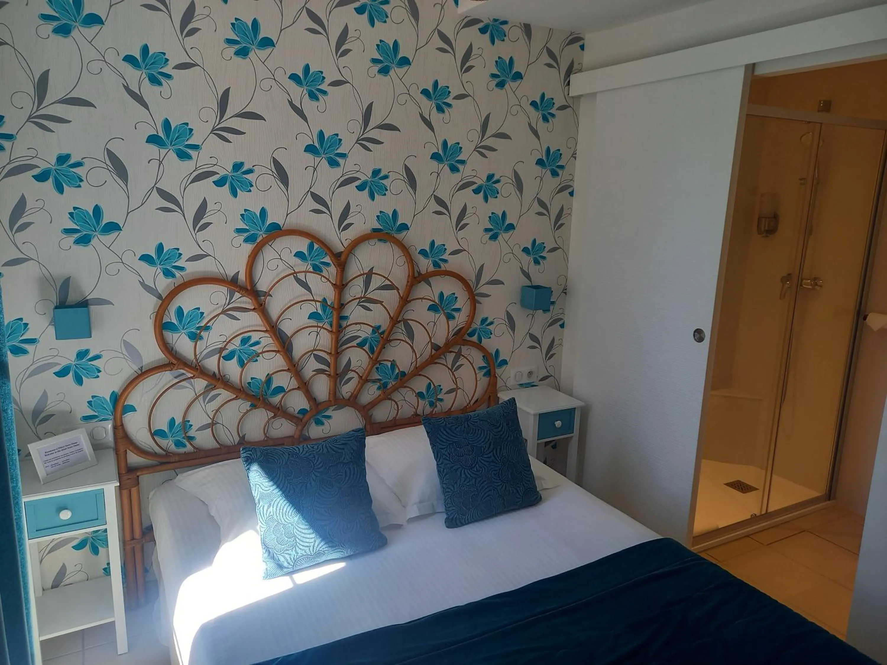 Bedroom, Bed in Hôtel Restaurant Notre Dame