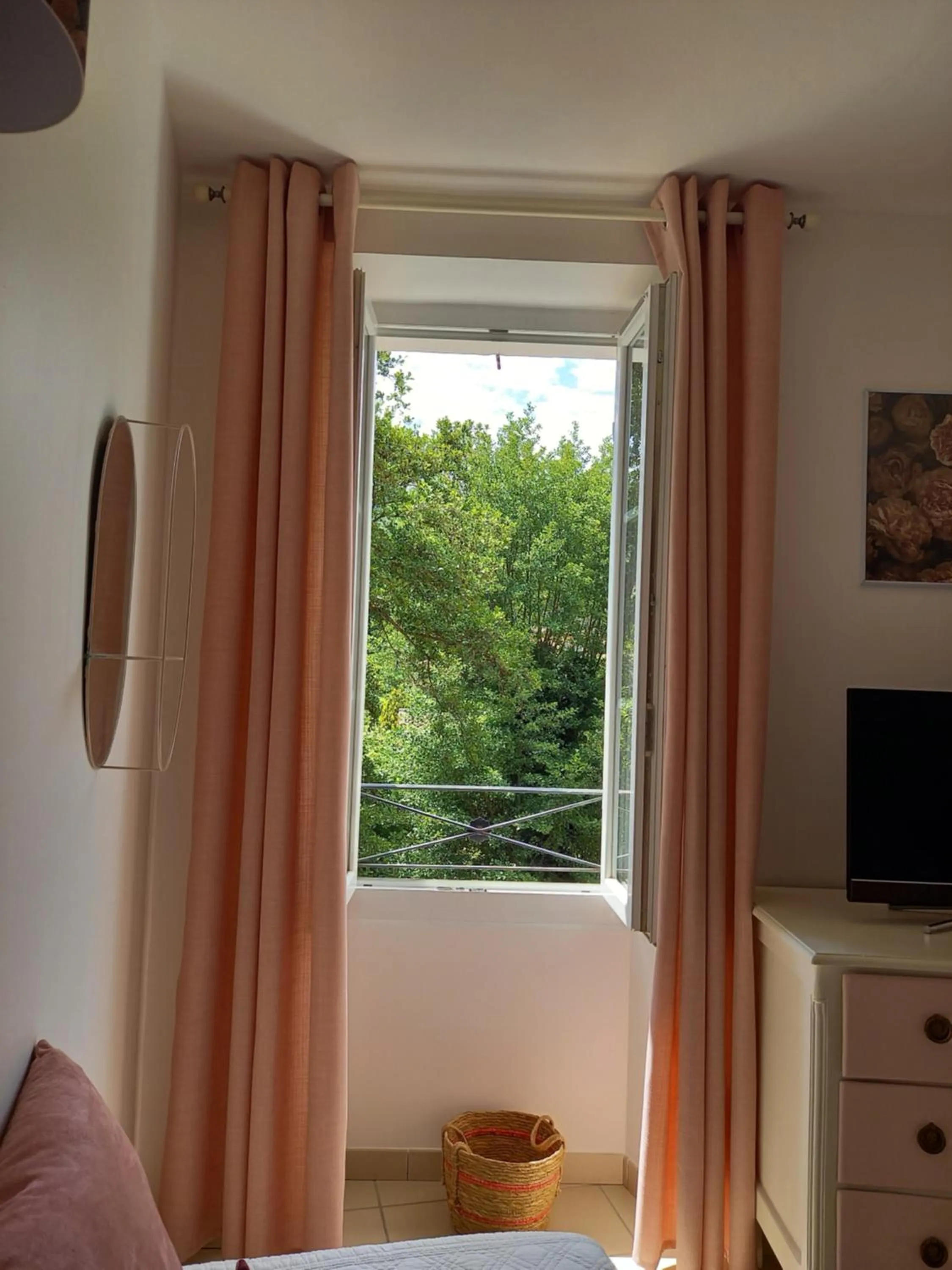 Bedroom in Hôtel Restaurant Notre Dame