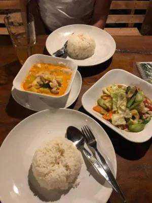 Restaurant/places to eat in Lanta Para hut