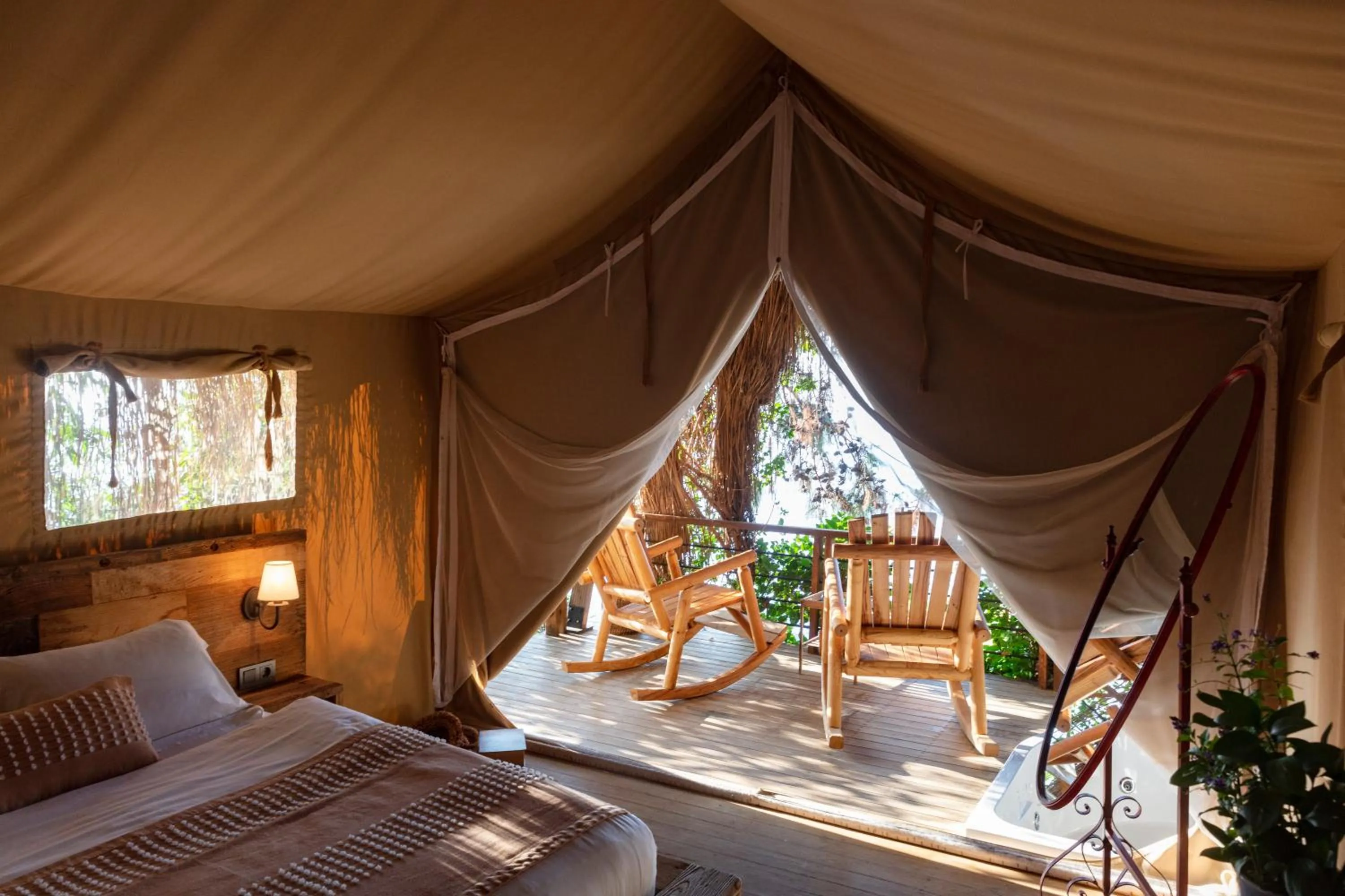 Bedroom, Bed in Perdue Hotel