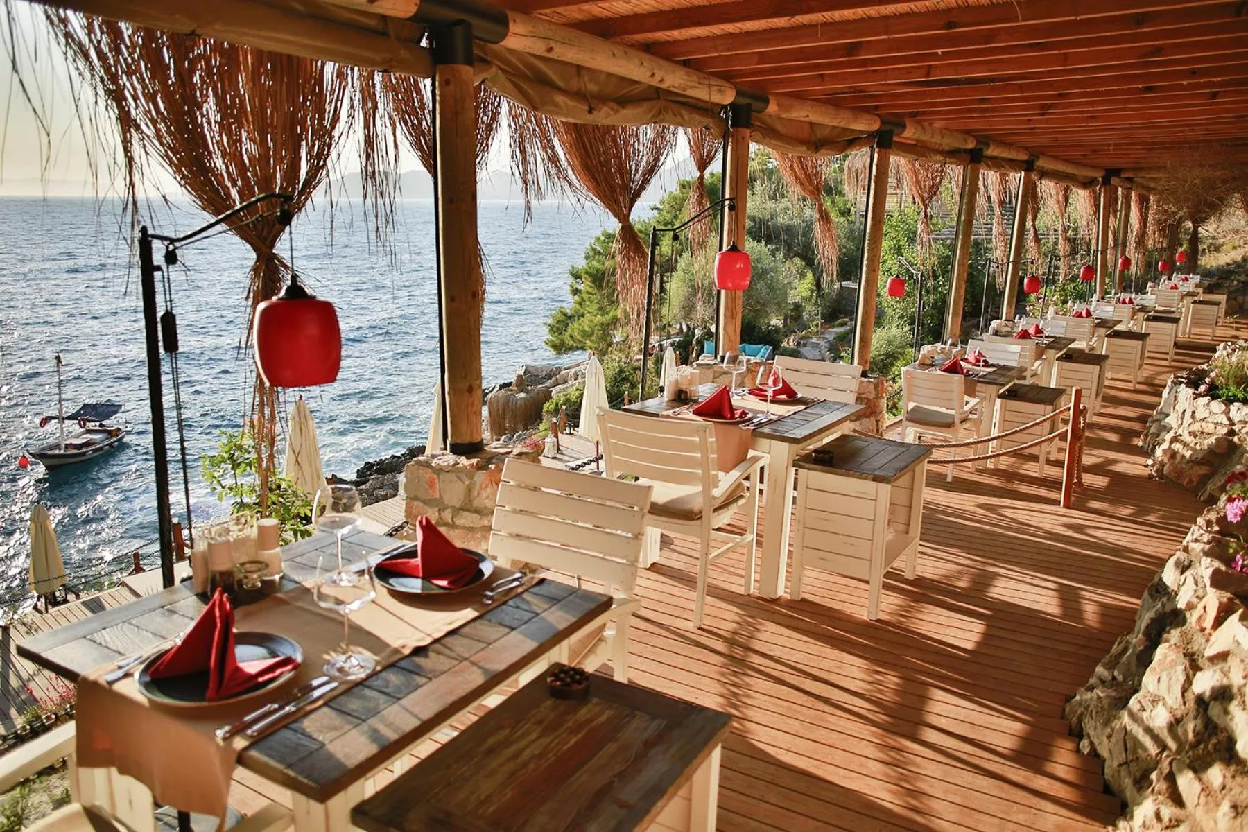 Restaurant/places to eat in Perdue Hotel