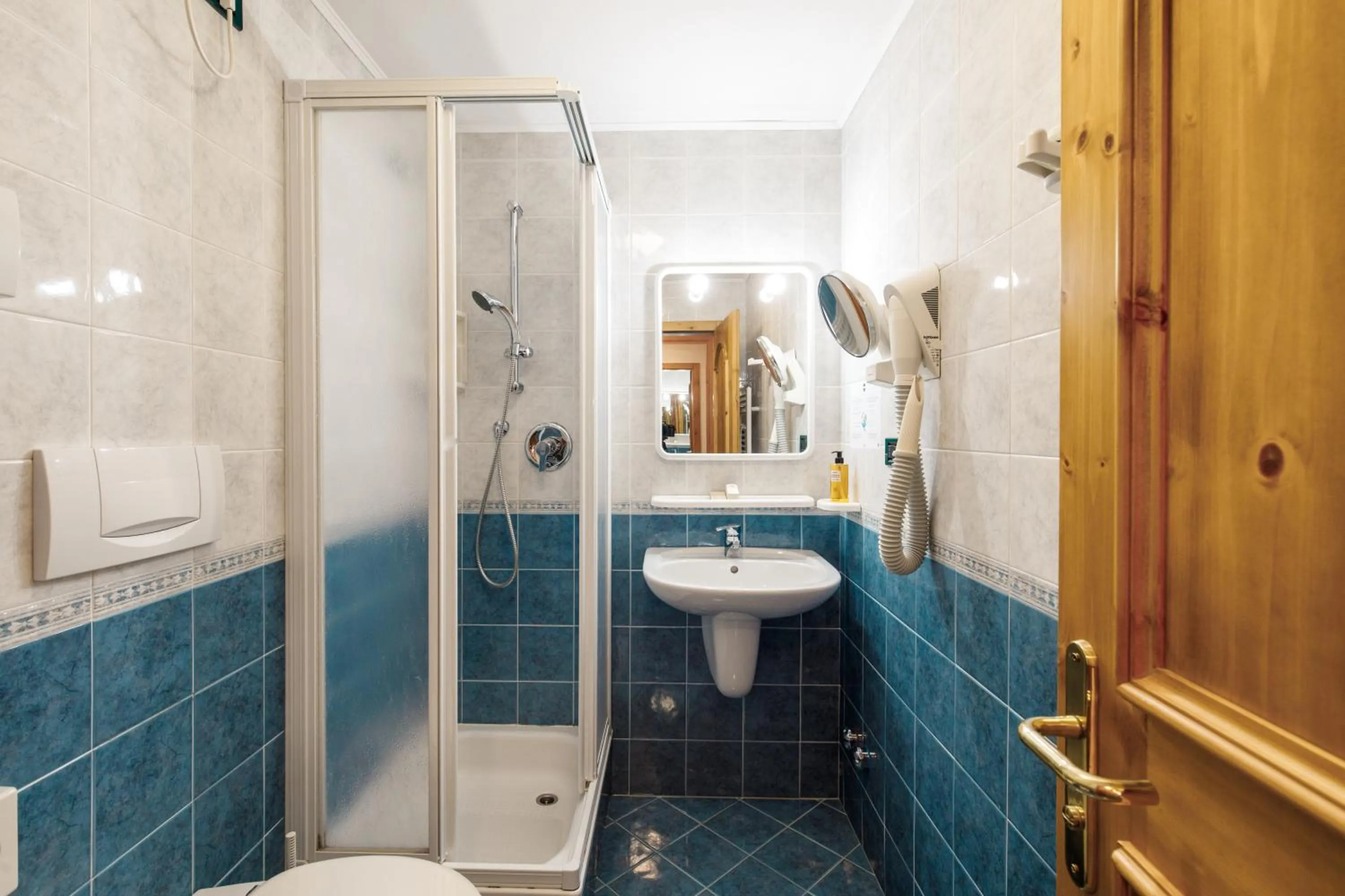 Bathroom in Sayonara Nature & Wellness Hotel