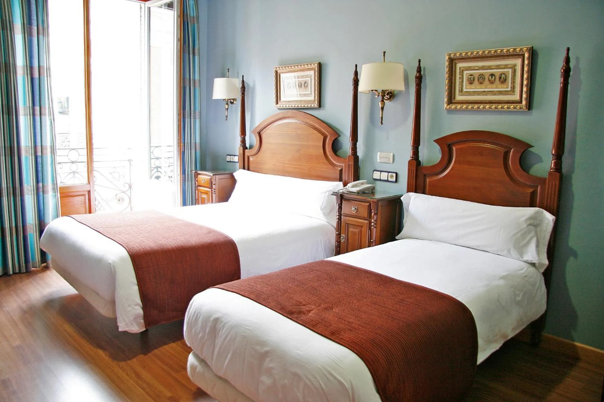 Photo of the whole room, Bed in Hostal Victoria II