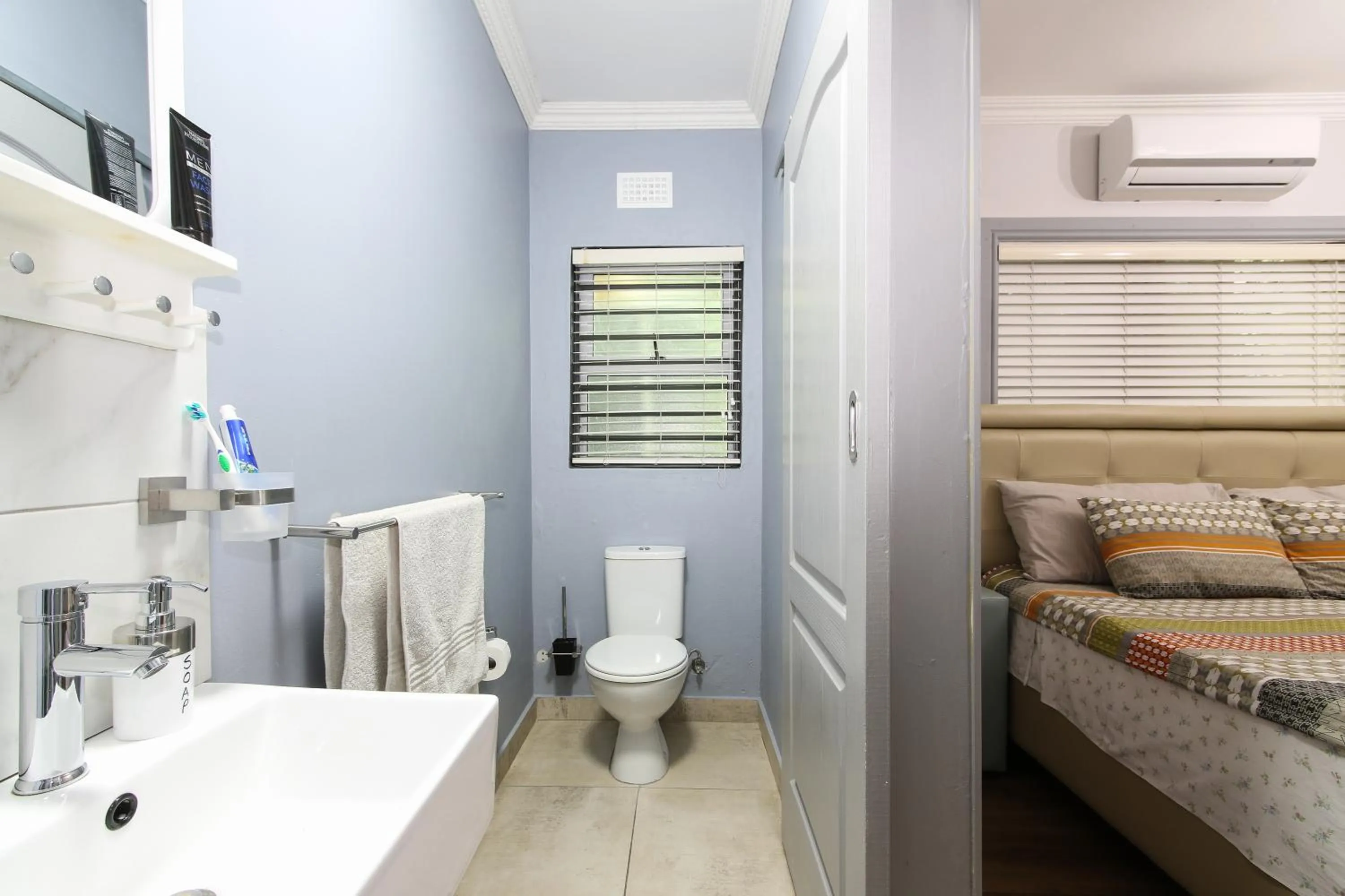 Toilet in Camdene Guesthouse