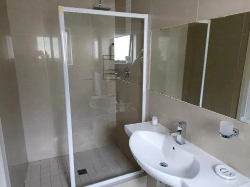 Shower in Camdene Guesthouse