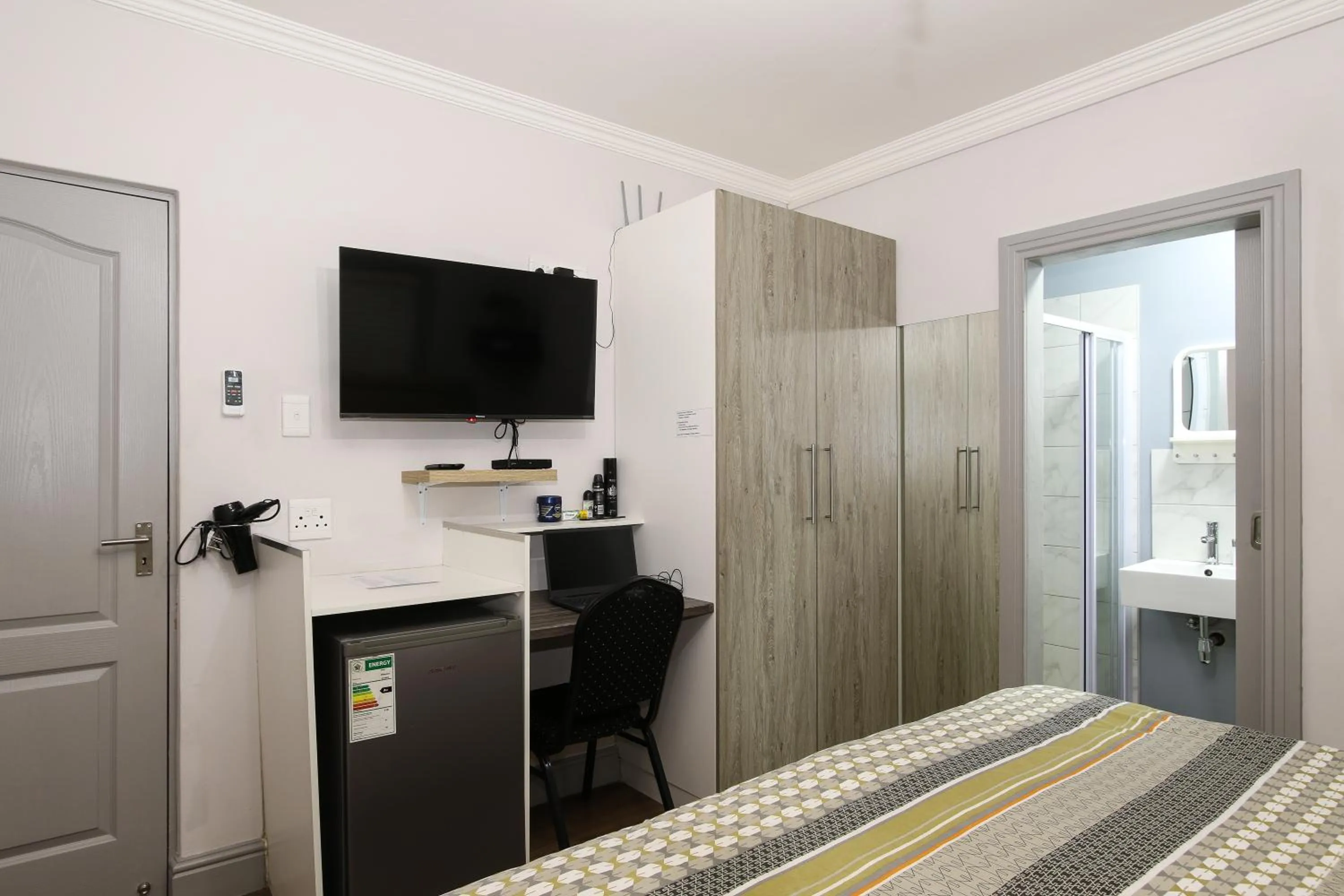 Photo of the whole room in Camdene Guesthouse