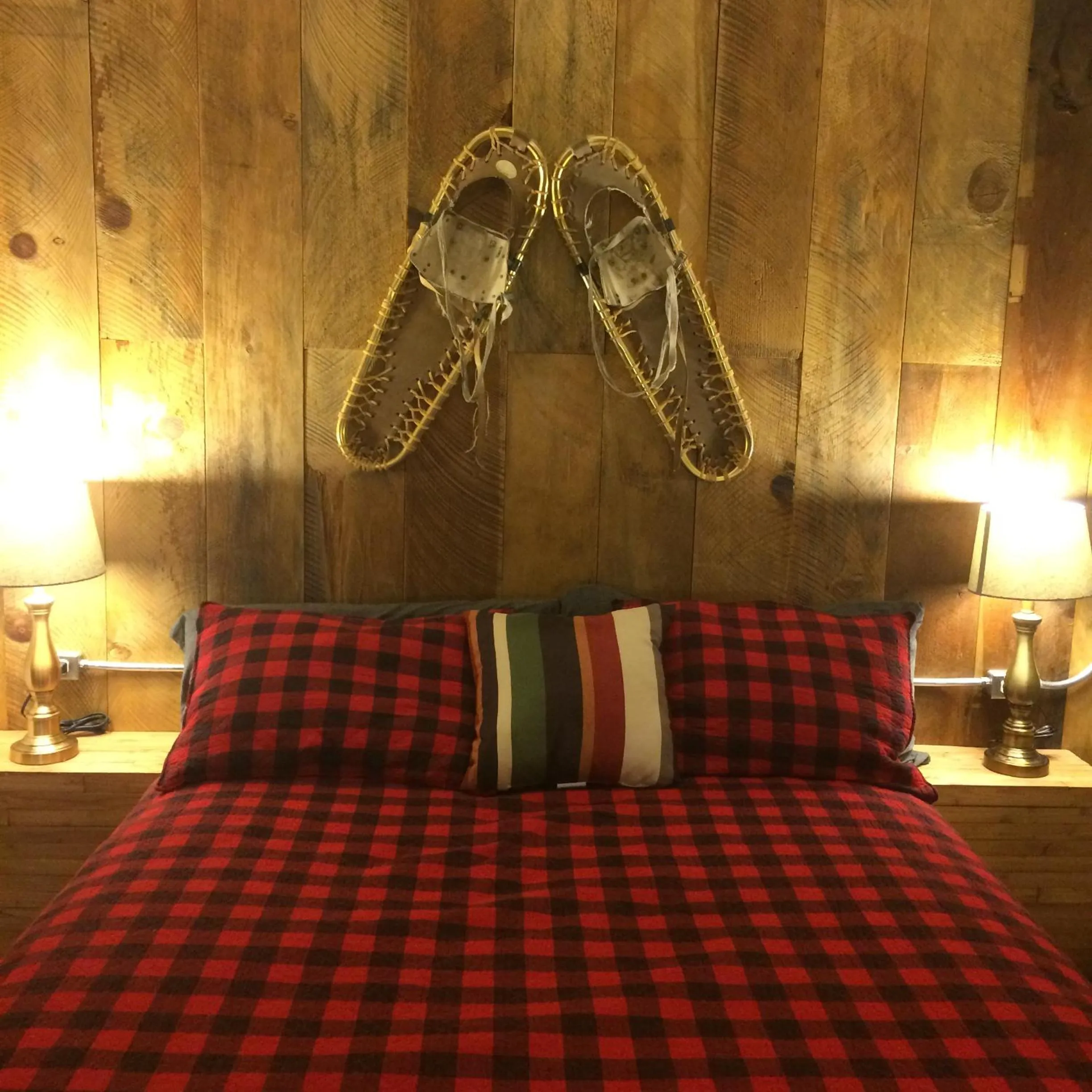 Bed in Shaver Lake Village Hotel