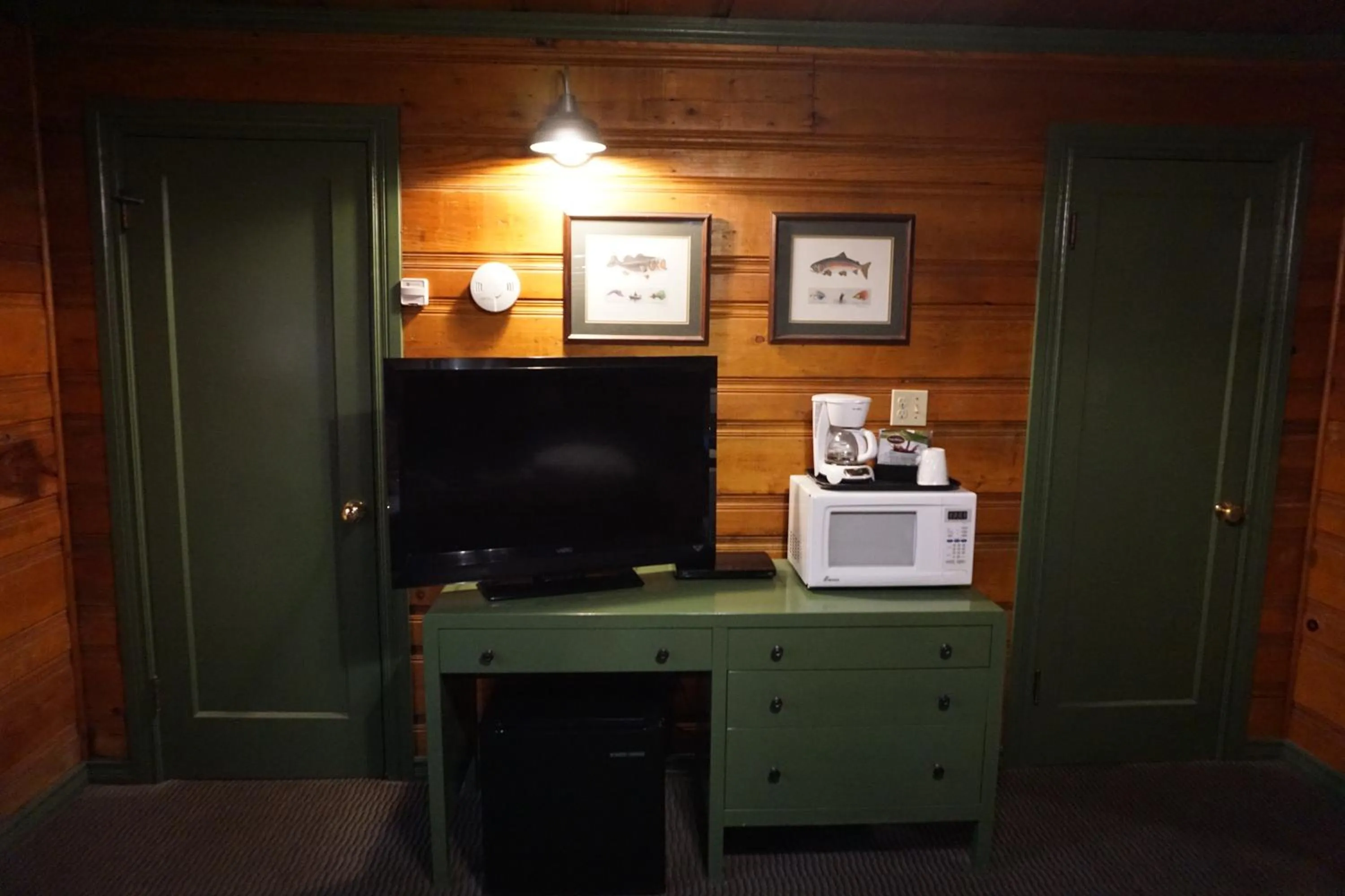 Shaver Lake Village Hotel