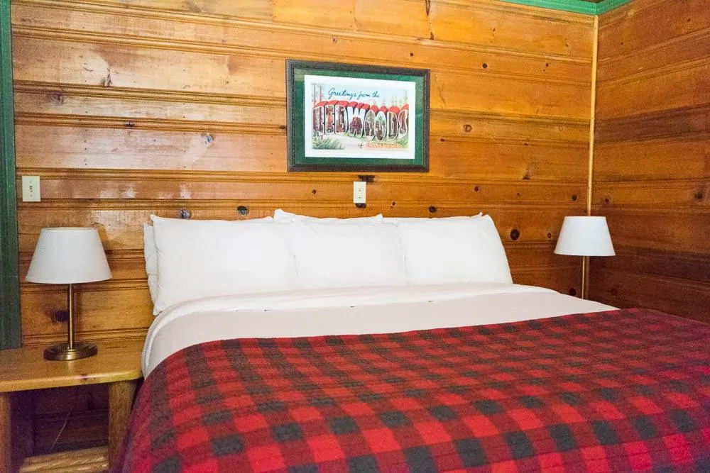 Bed in Shaver Lake Village Hotel