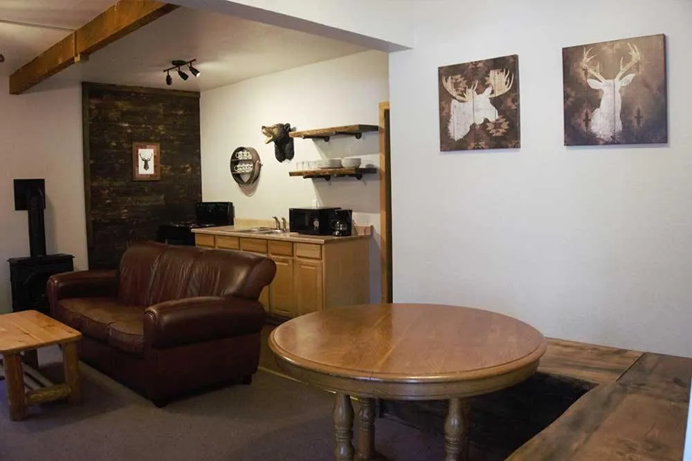 Shaver Lake Village Hotel