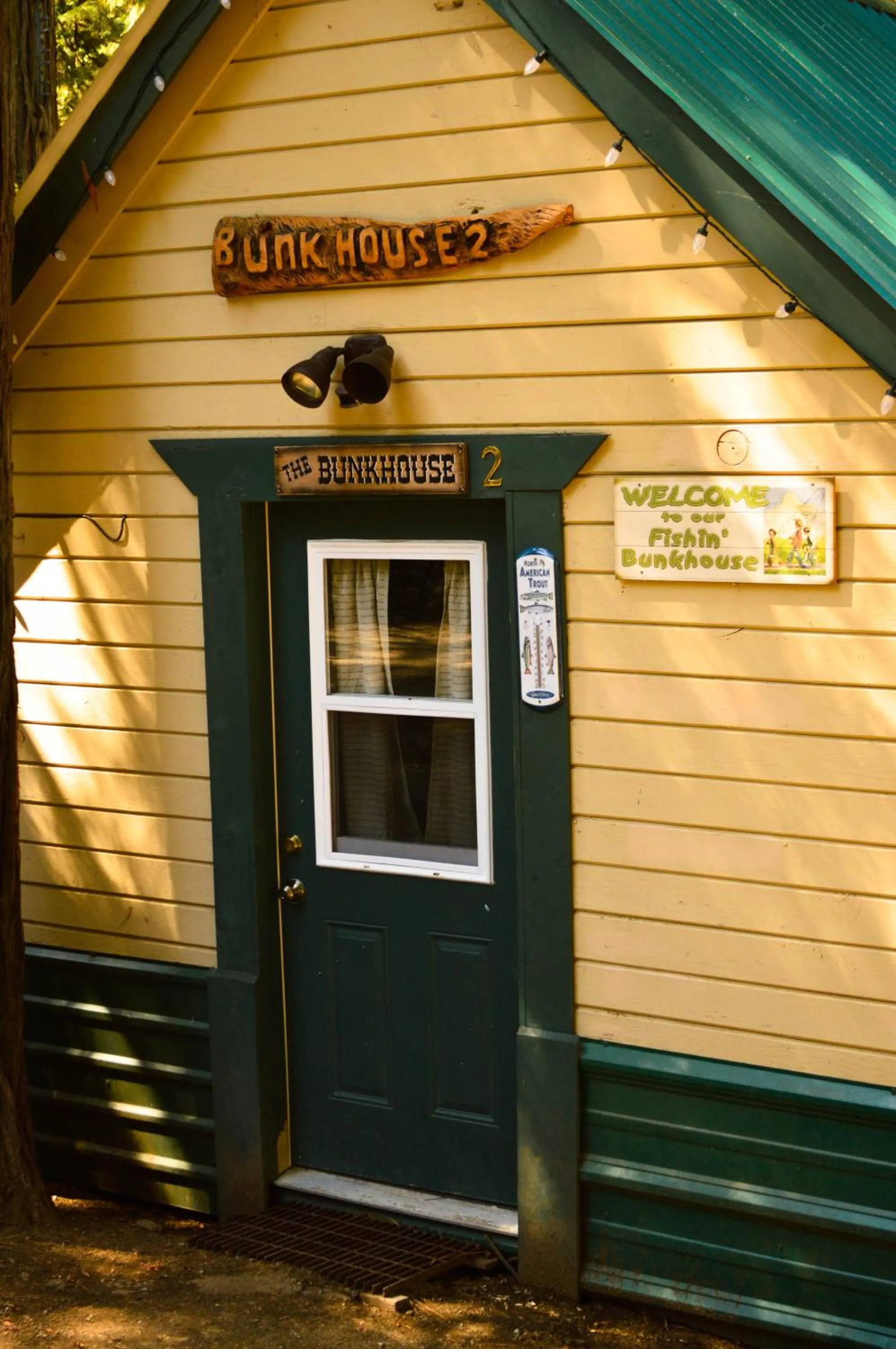 Shaver Lake Village Hotel