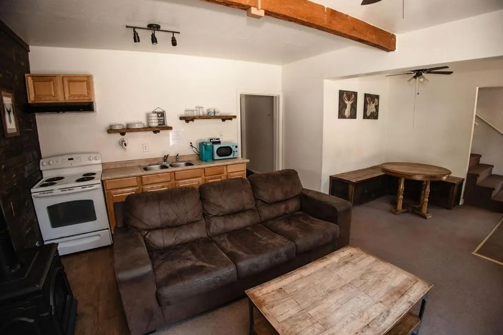 Seating area in Shaver Lake Village Hotel