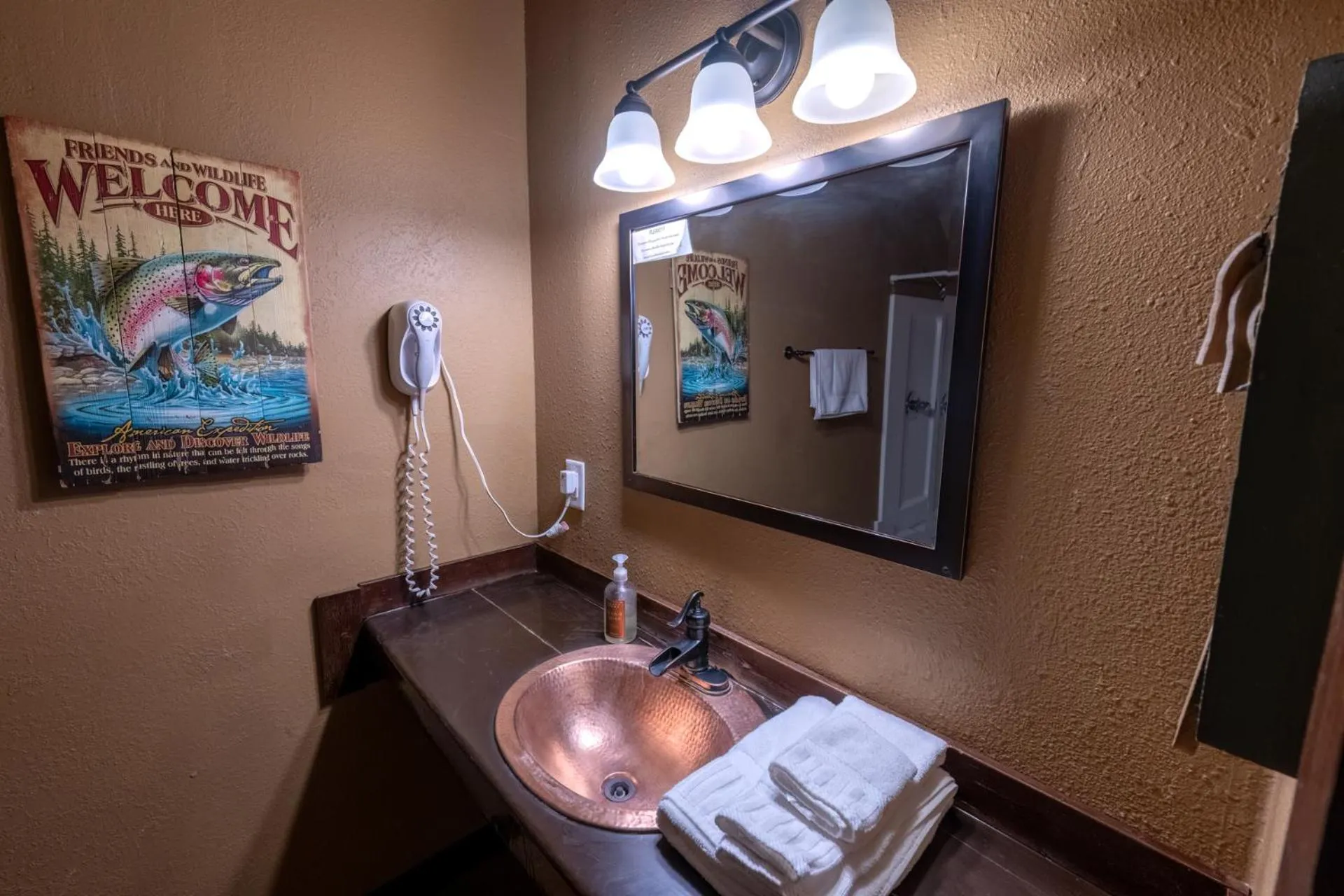 Bathroom in Shaver Lake Village Hotel