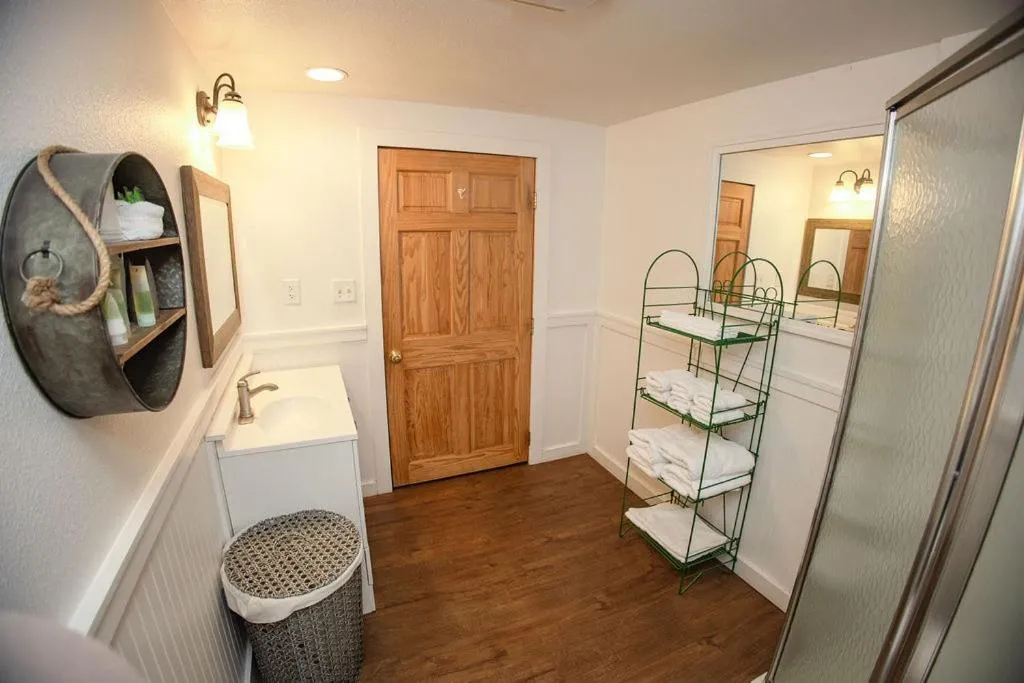 Bathroom in Shaver Lake Village Hotel