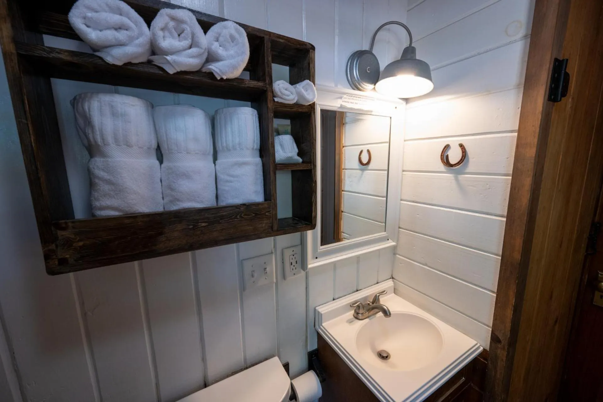 Bathroom in Shaver Lake Village Hotel