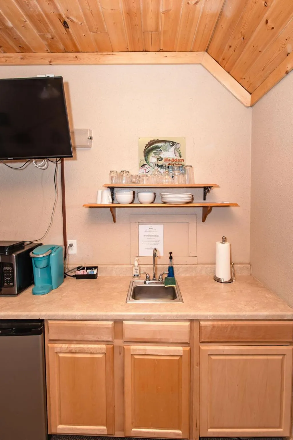 Kitchen or kitchenette in Shaver Lake Village Hotel