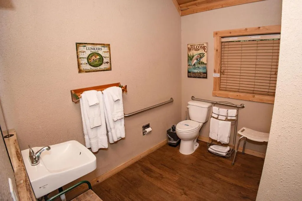 Bathroom in Shaver Lake Village Hotel