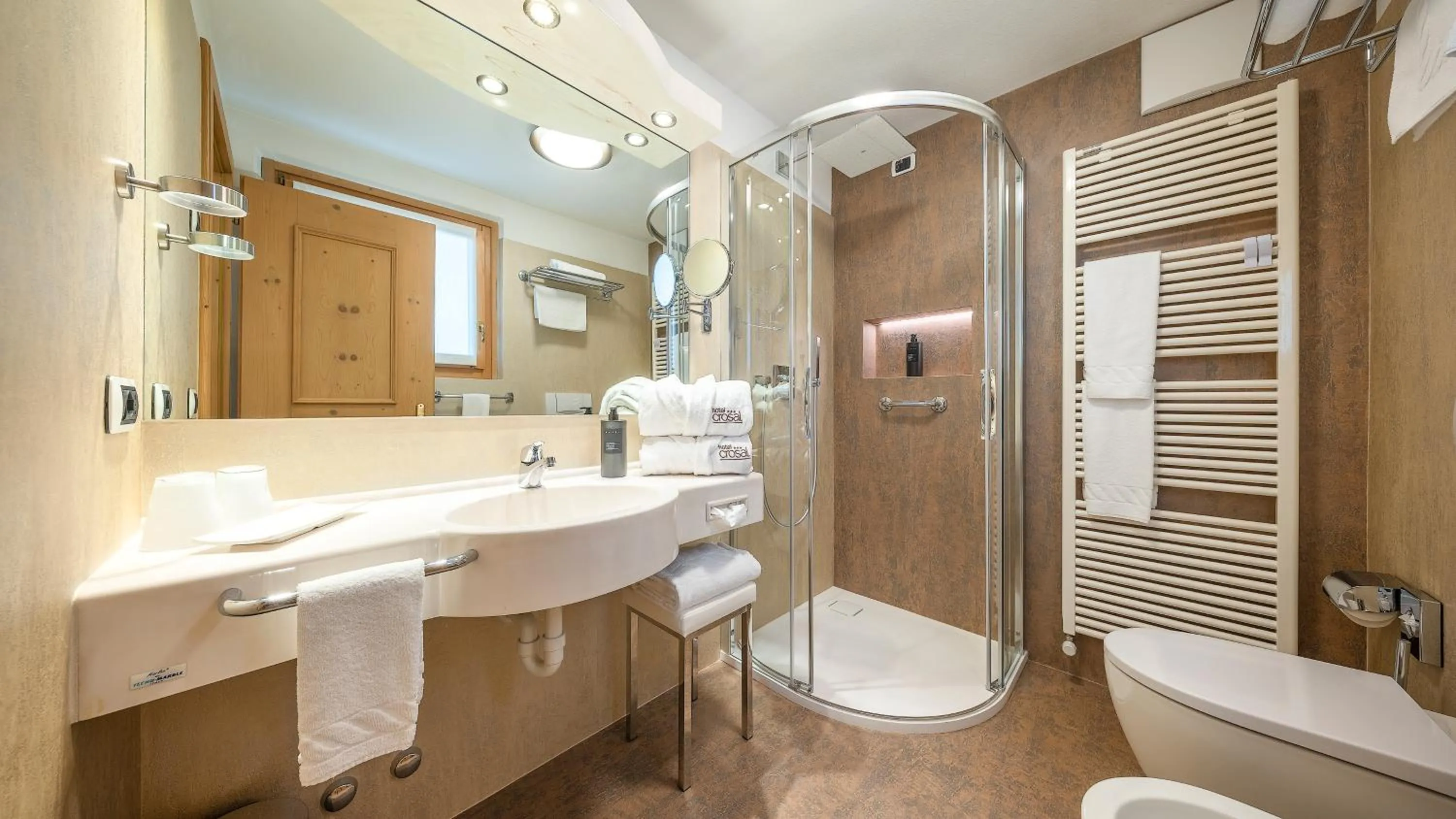 Bathroom in Hotel Crosal