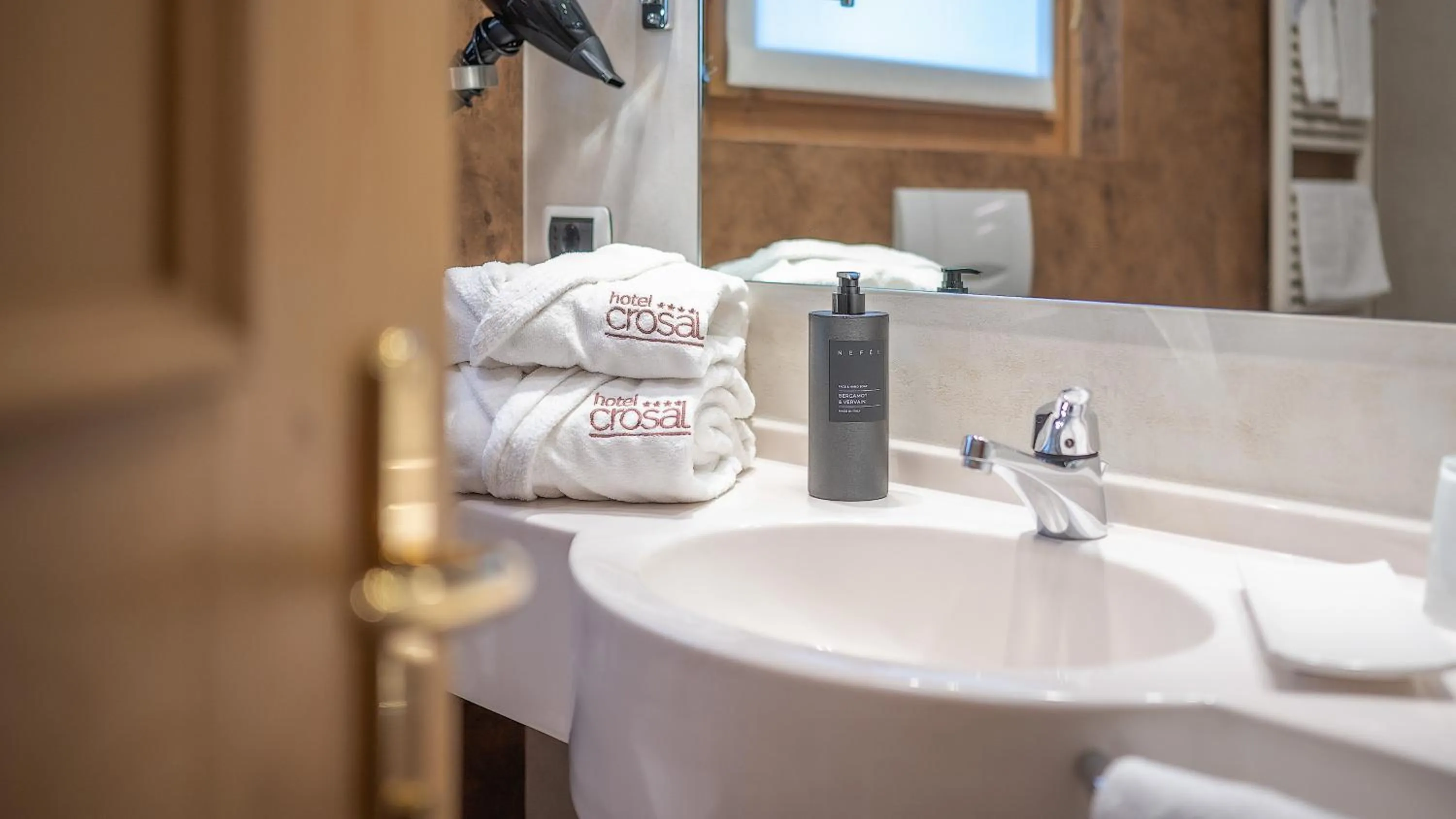 Bathroom in Hotel Crosal