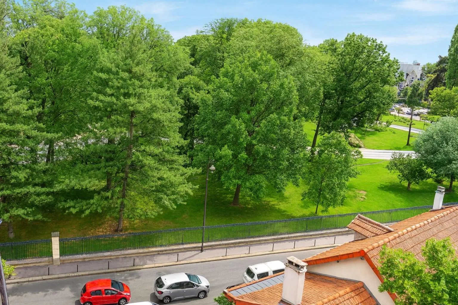 View (from property/room) in Hôtel du Parc Montsouris