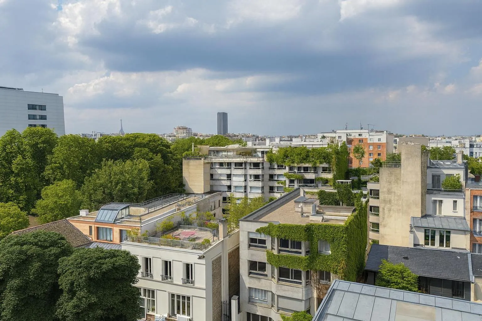 City view in Hôtel du Parc Montsouris