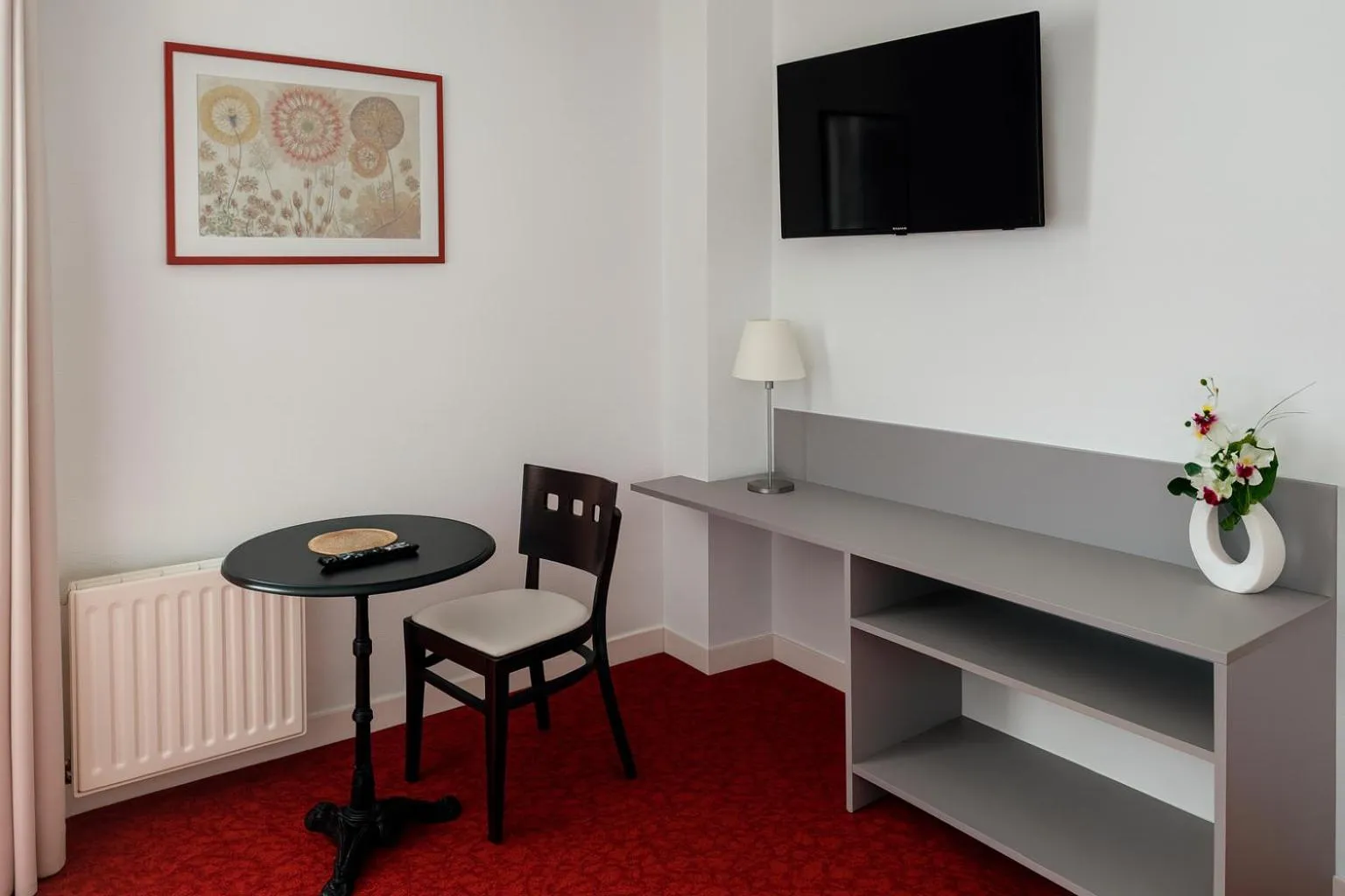 Seating area in Hôtel du Parc Montsouris