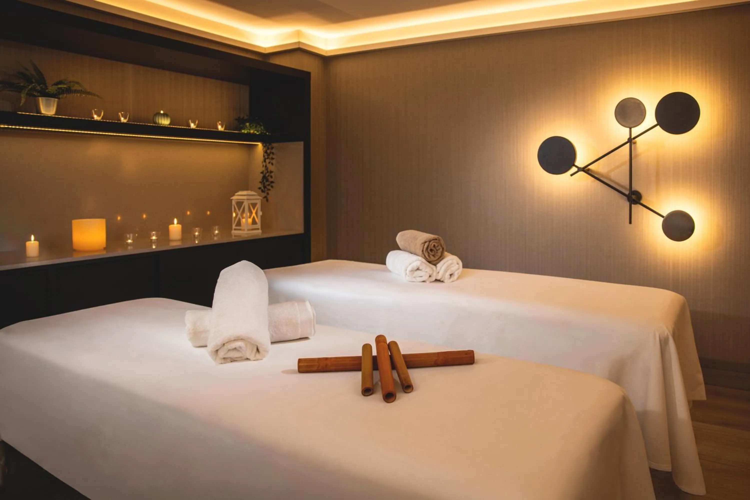 Massage, Bed in RVHotels Broquetas Spa Termal