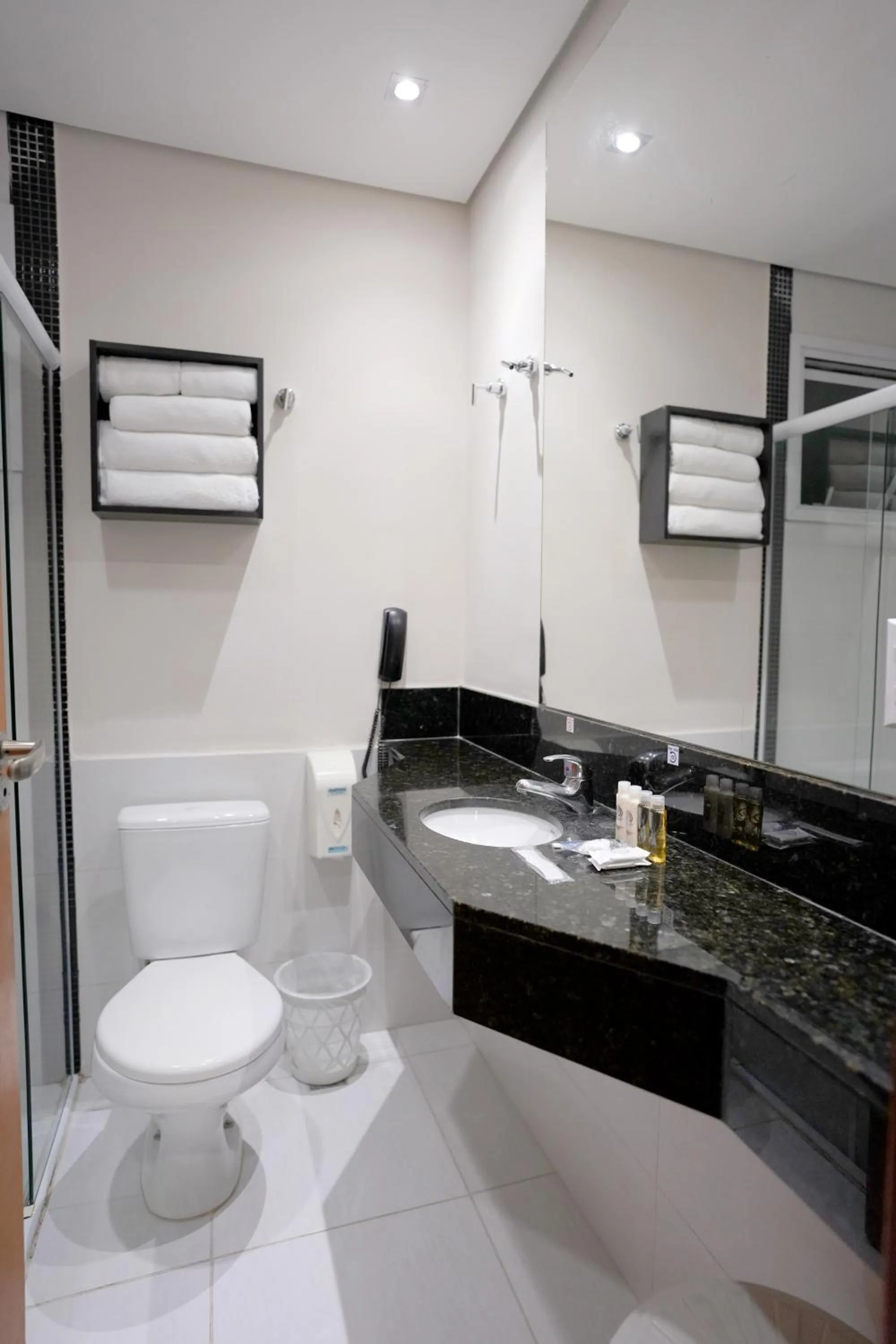 Bathroom in Colonial Plaza Hotel Pindamonhangaba