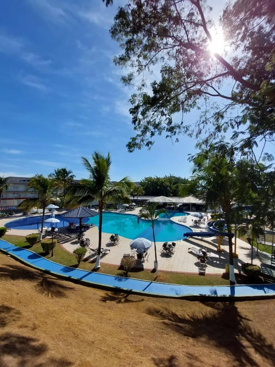 Swimming pool in Colonial Plaza Hotel Pindamonhangaba