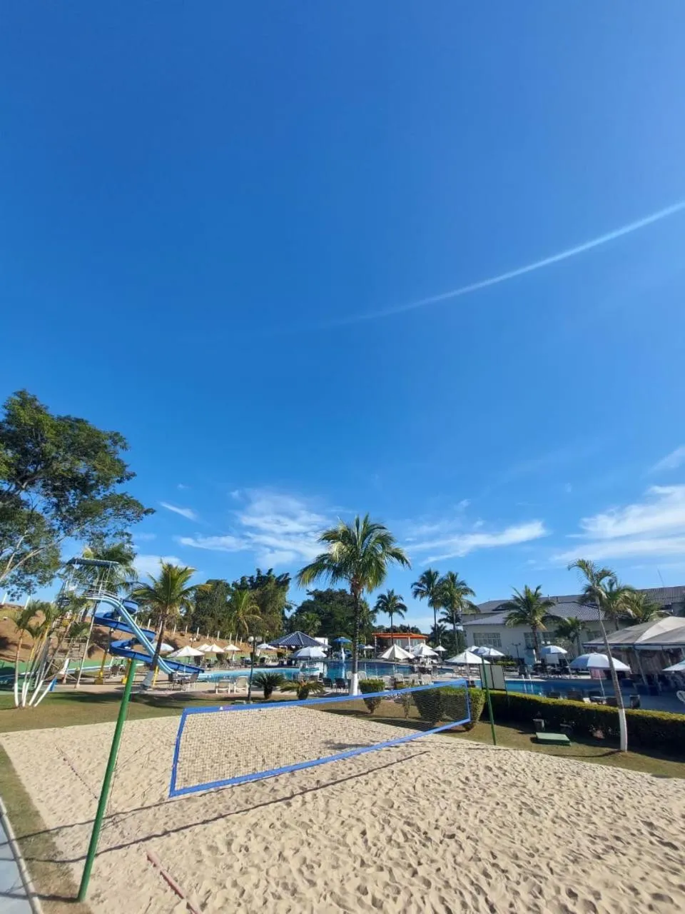Tennis court in Colonial Plaza Hotel Pindamonhangaba