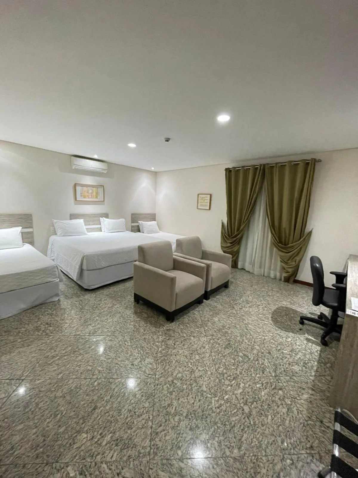 Bed in Colonial Plaza Hotel Pindamonhangaba